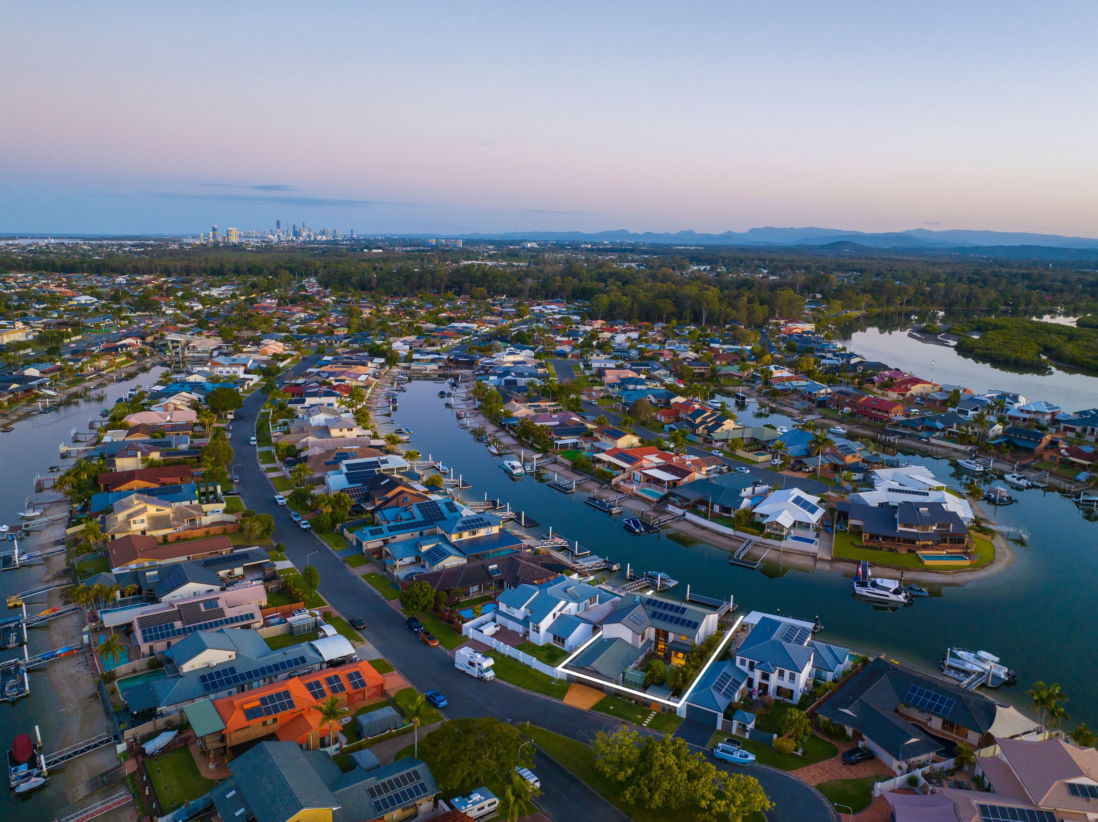 40 Seaspray Street, Paradise Point QLD 4216, Paradise Point - Thumbnail 4