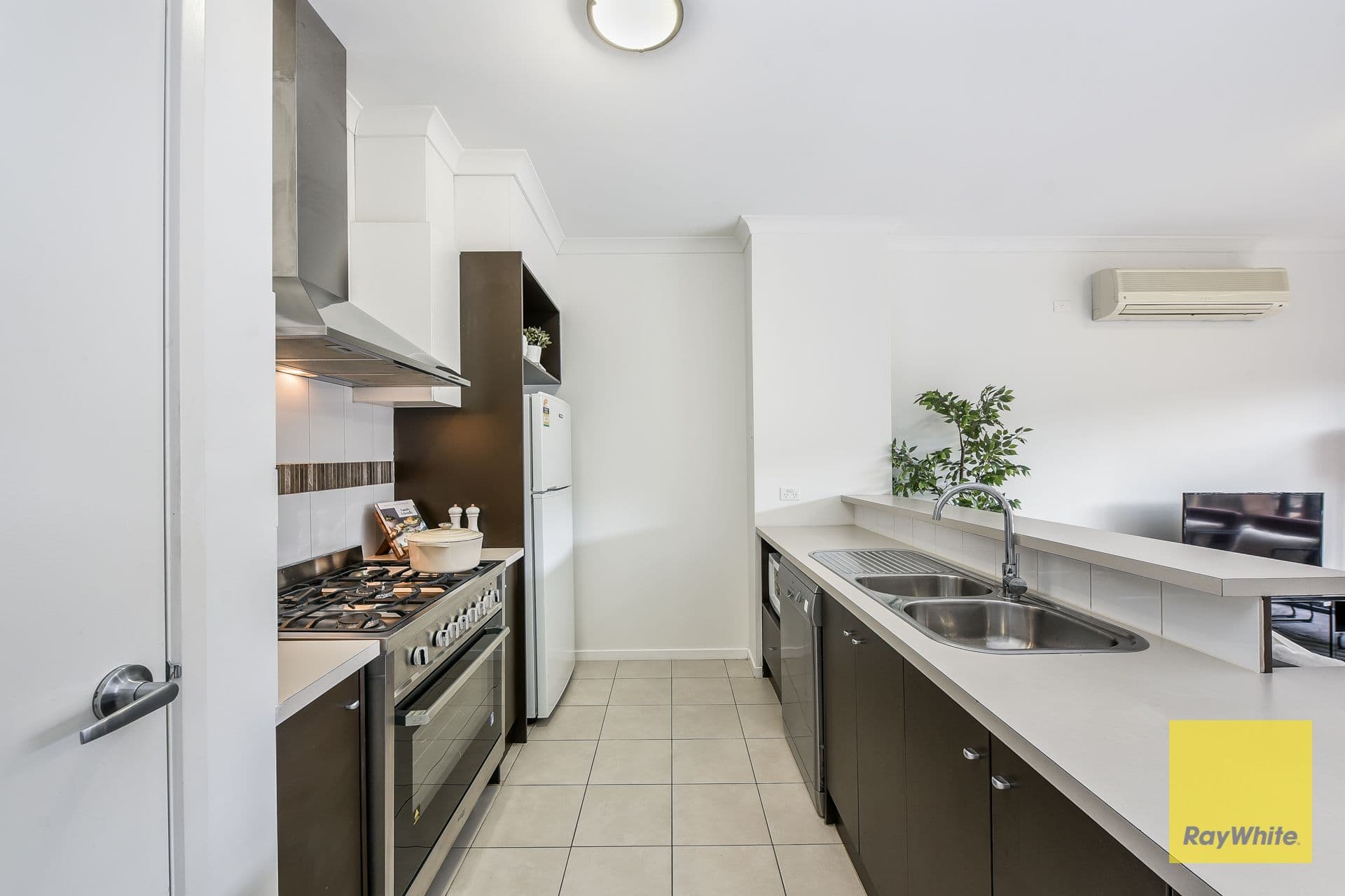 49 Keneally Street, Dandenong VIC 3175, Dandenong - Thumbnail 5