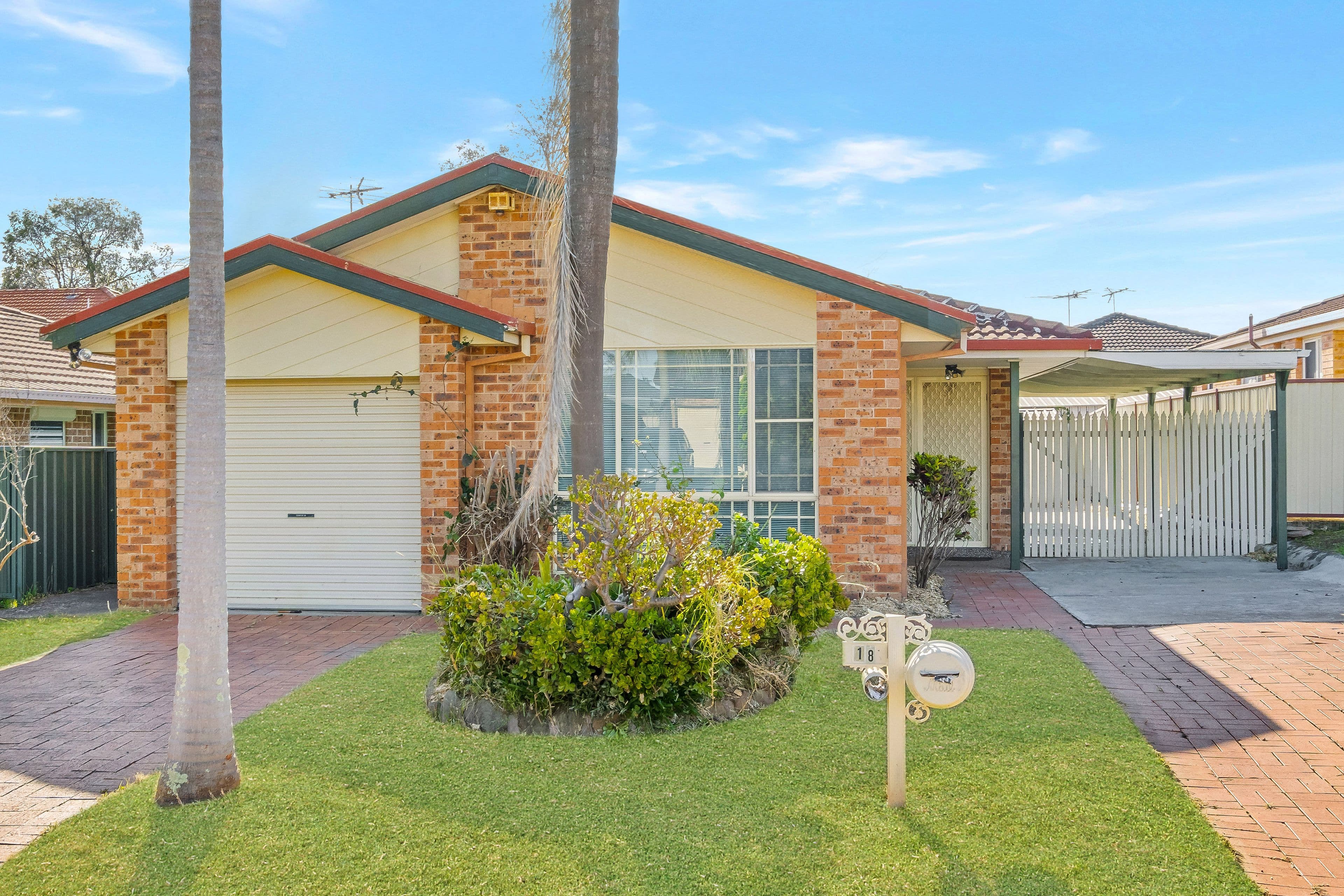 18 Arnold Avenue, Green Valley NSW 2168, Green Valley - Thumbnail 2