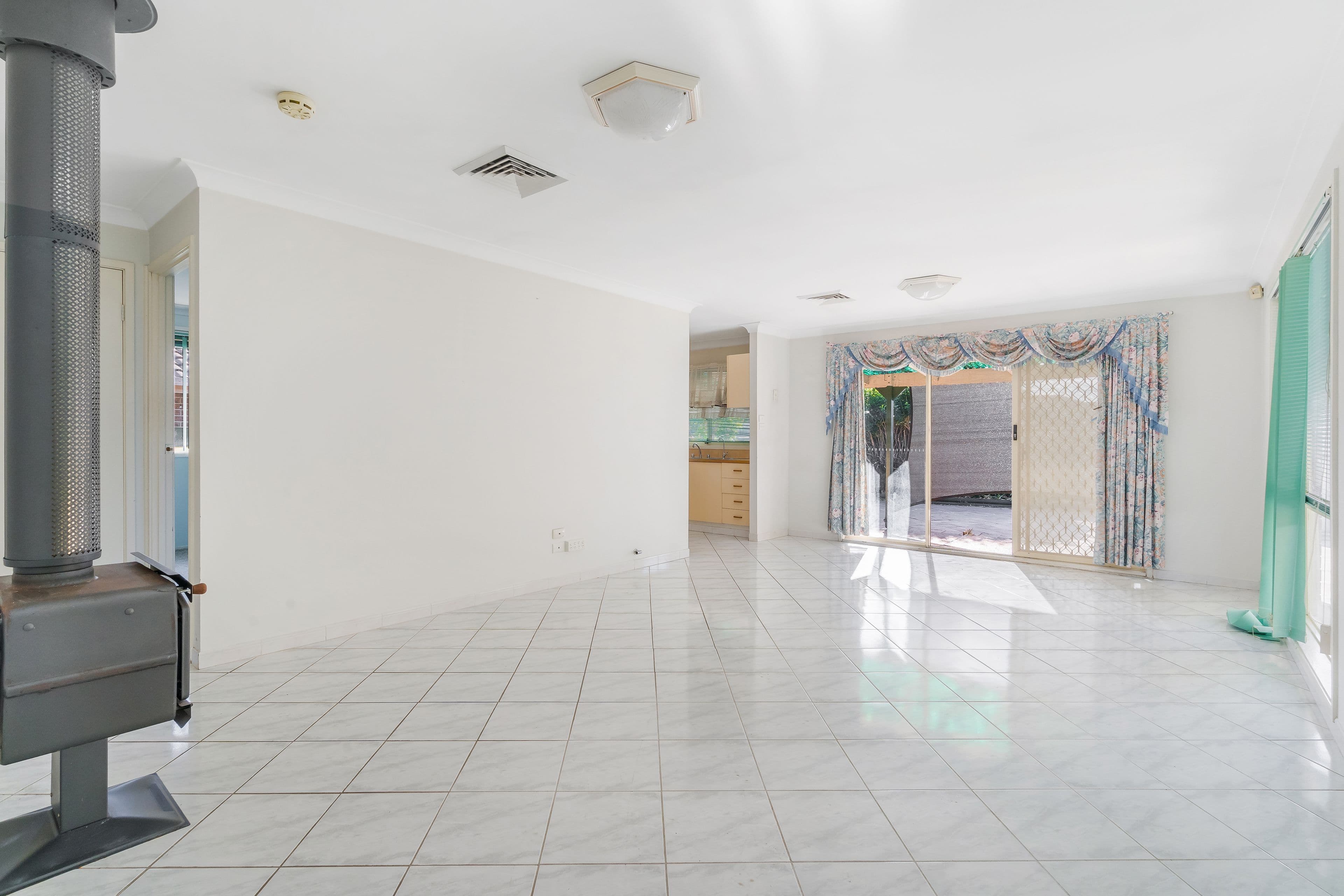 18 Arnold Avenue, Green Valley NSW 2168, Green Valley - Thumbnail 3