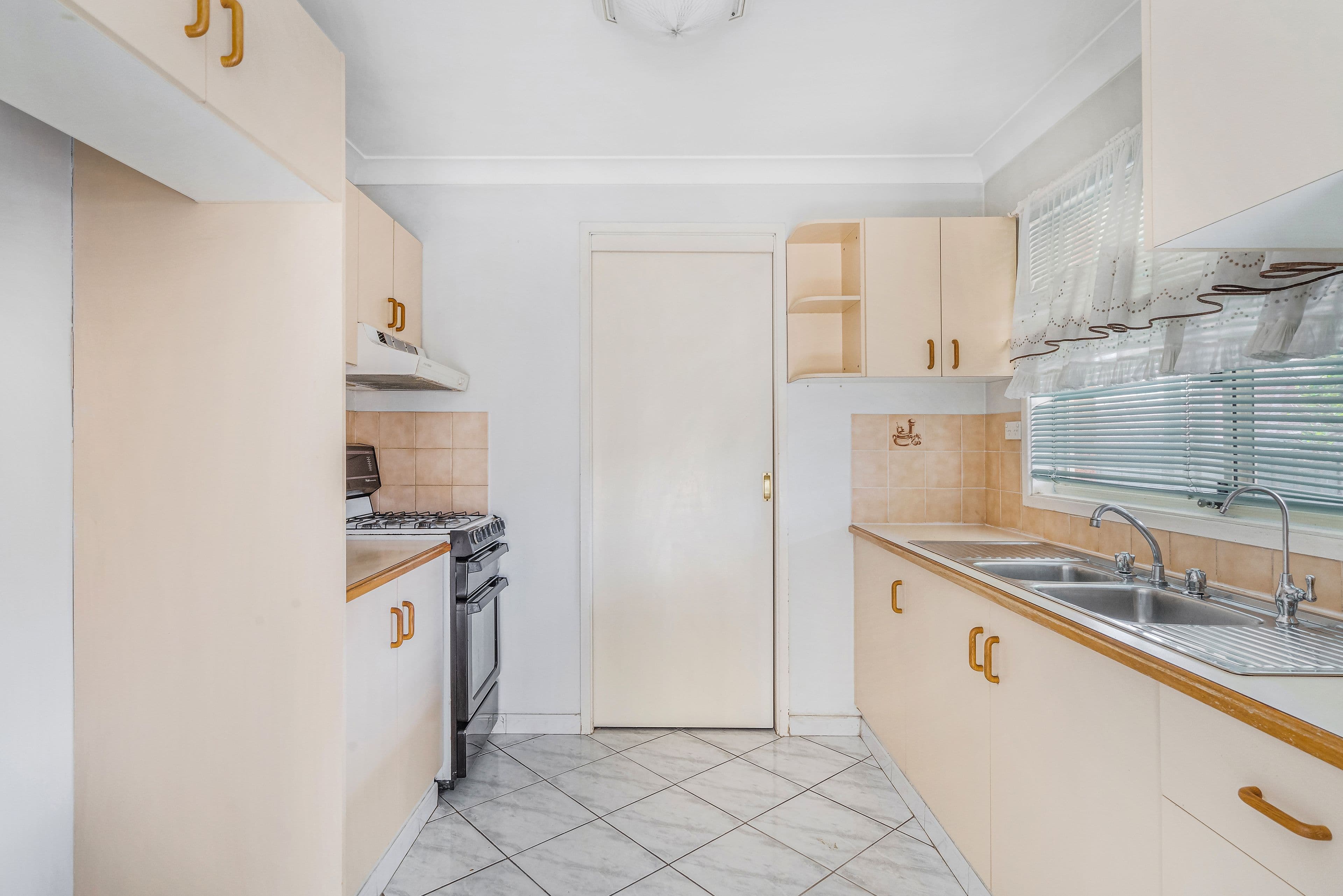18 Arnold Avenue, Green Valley NSW 2168, Green Valley - Thumbnail 5