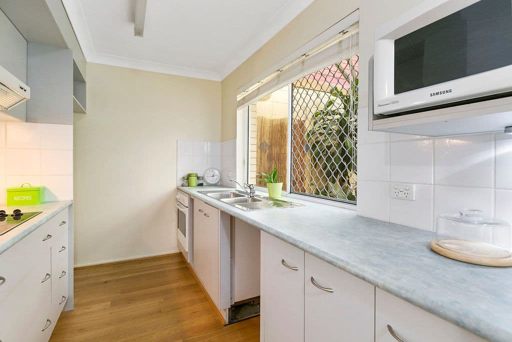 11 Edmond Street, Coorparoo QLD 4151, Coorparoo - Thumbnail 2