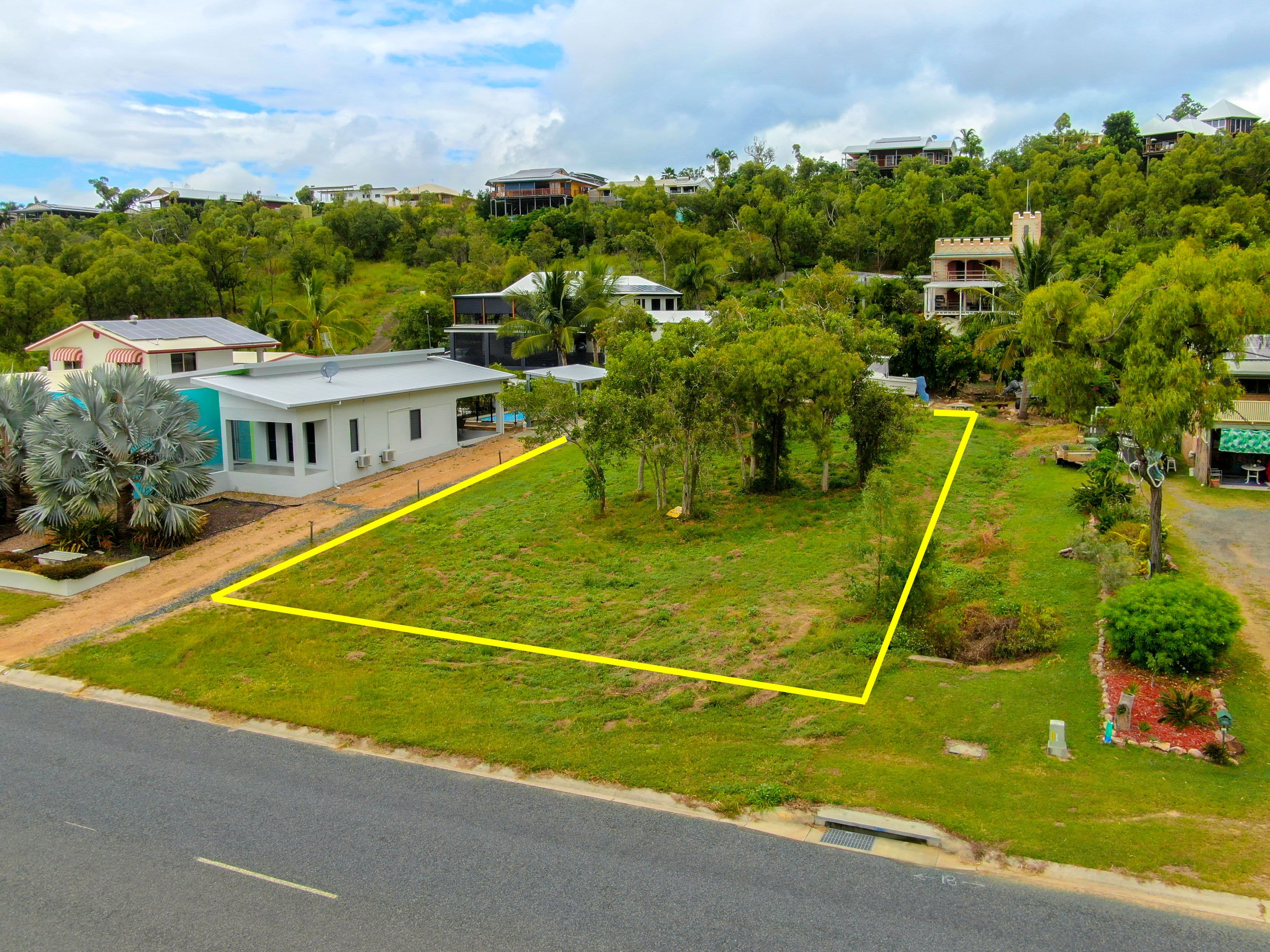 61 Gloucester Avenue, Hideaway Bay QLD 4800, Hideaway Bay - Thumbnail 2