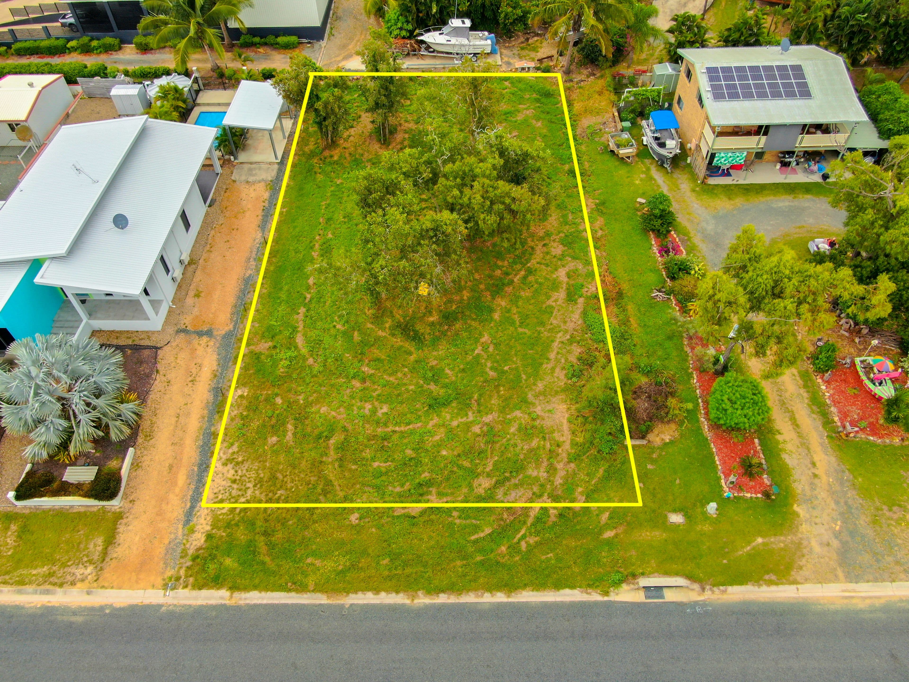 61 Gloucester Avenue, Hideaway Bay QLD 4800, Hideaway Bay - Thumbnail 4