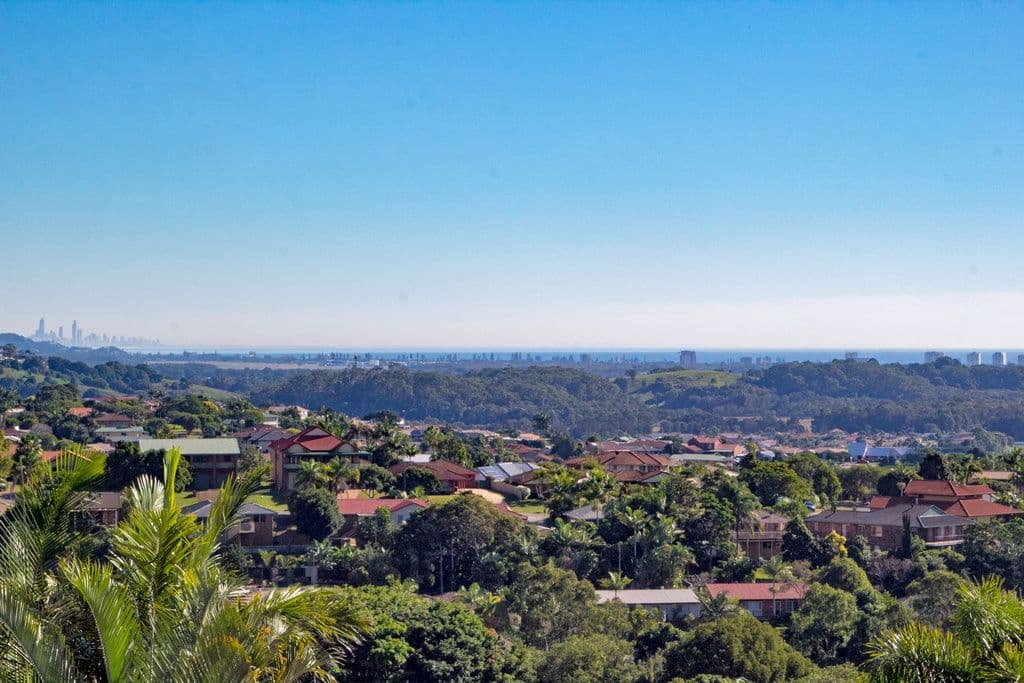 32 Lochlomond Drive, Banora Point - Thumbnail 2