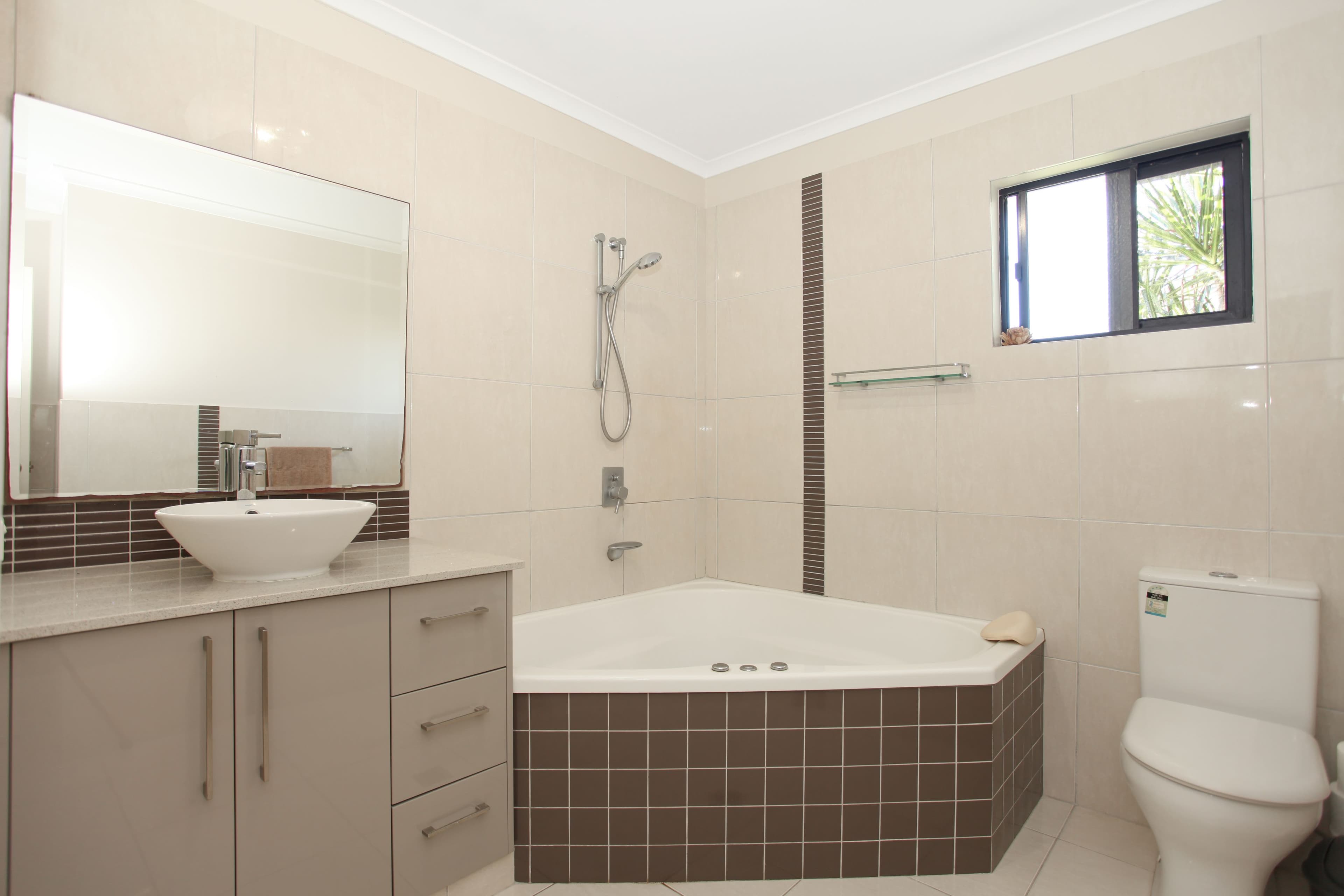23 Frank Cowley Drive, Glenella QLD 4740, Glenella - Thumbnail 4