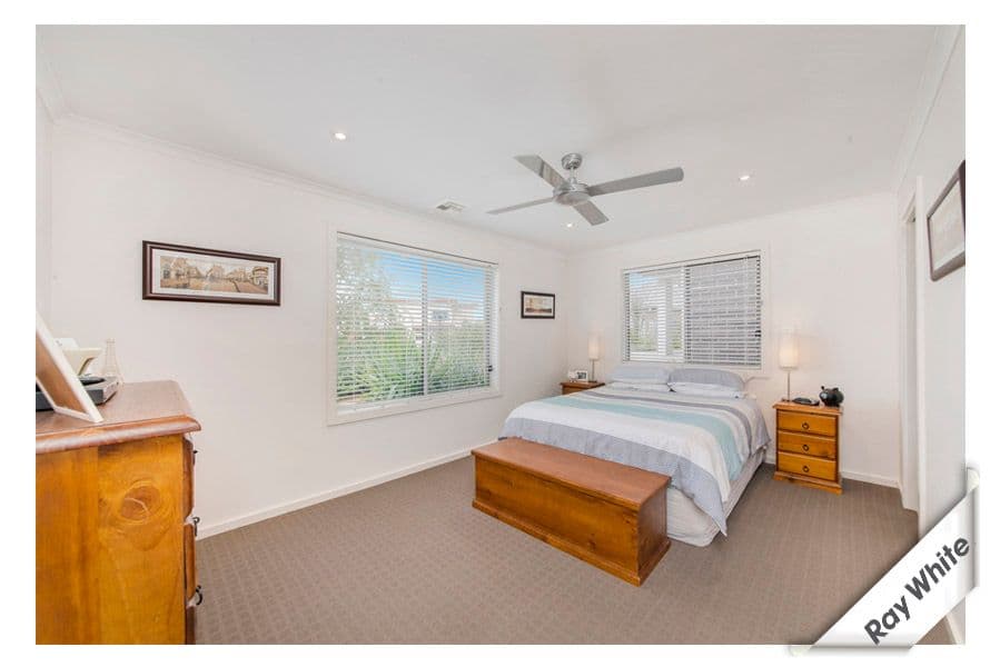 6 Dymphna Place, FRANKLIN ACT 2913, Franklin - Image 1