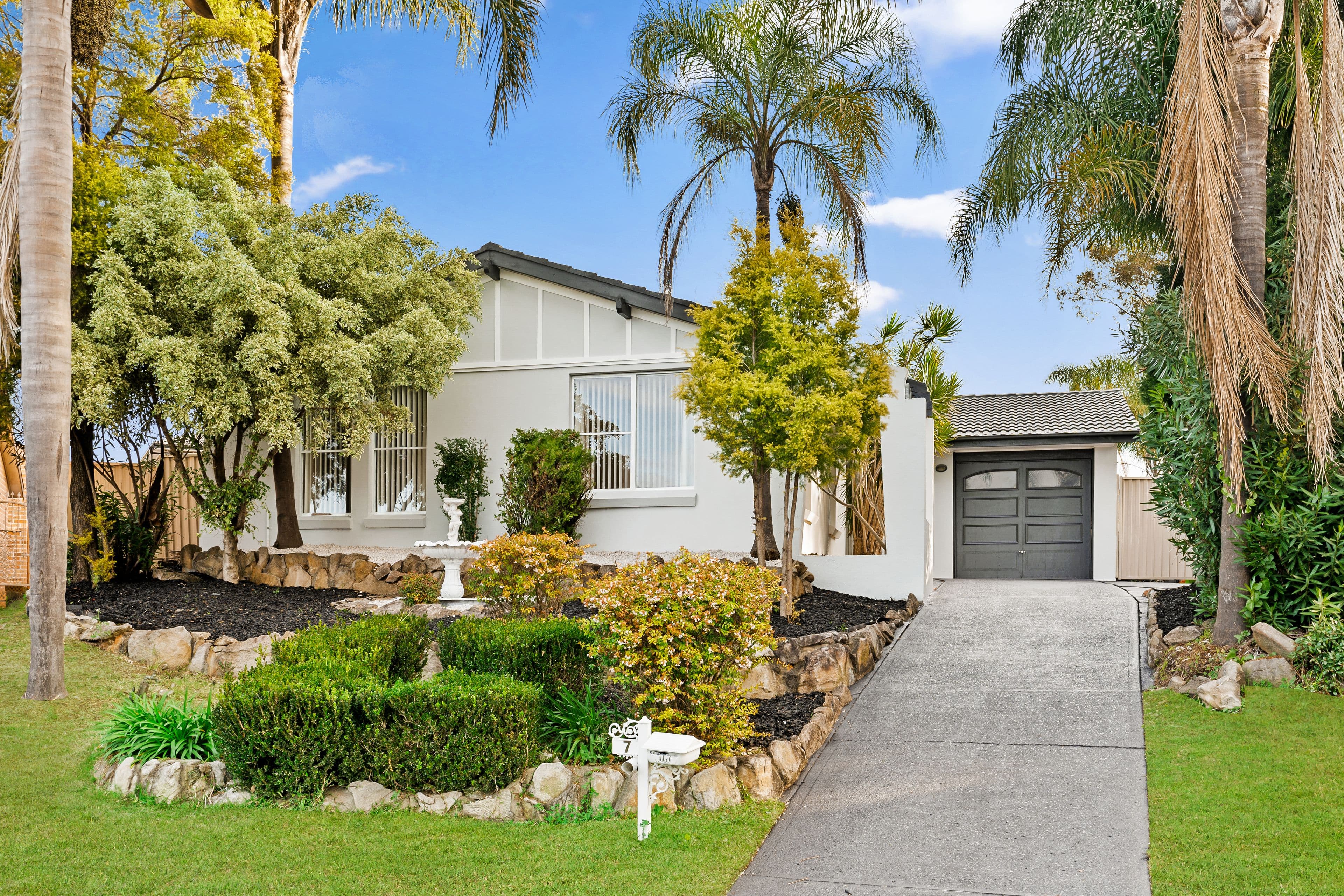 7 Glen Elgin Crescent, Edensor Park NSW 2176, Edensor Park - Image 1