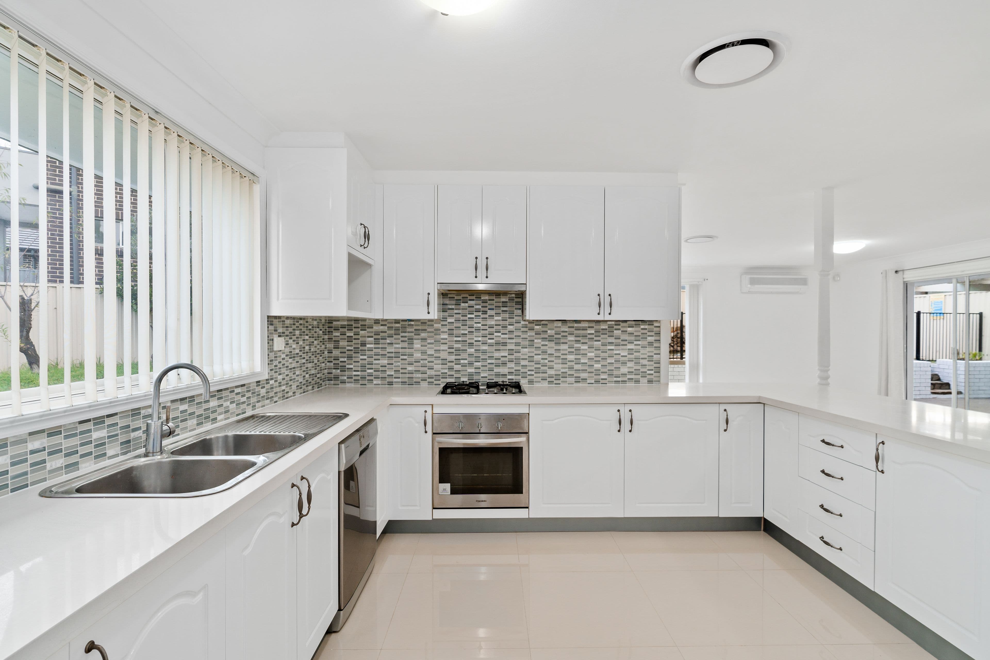 7 Glen Elgin Crescent, Edensor Park NSW 2176, Edensor Park - Thumbnail 4