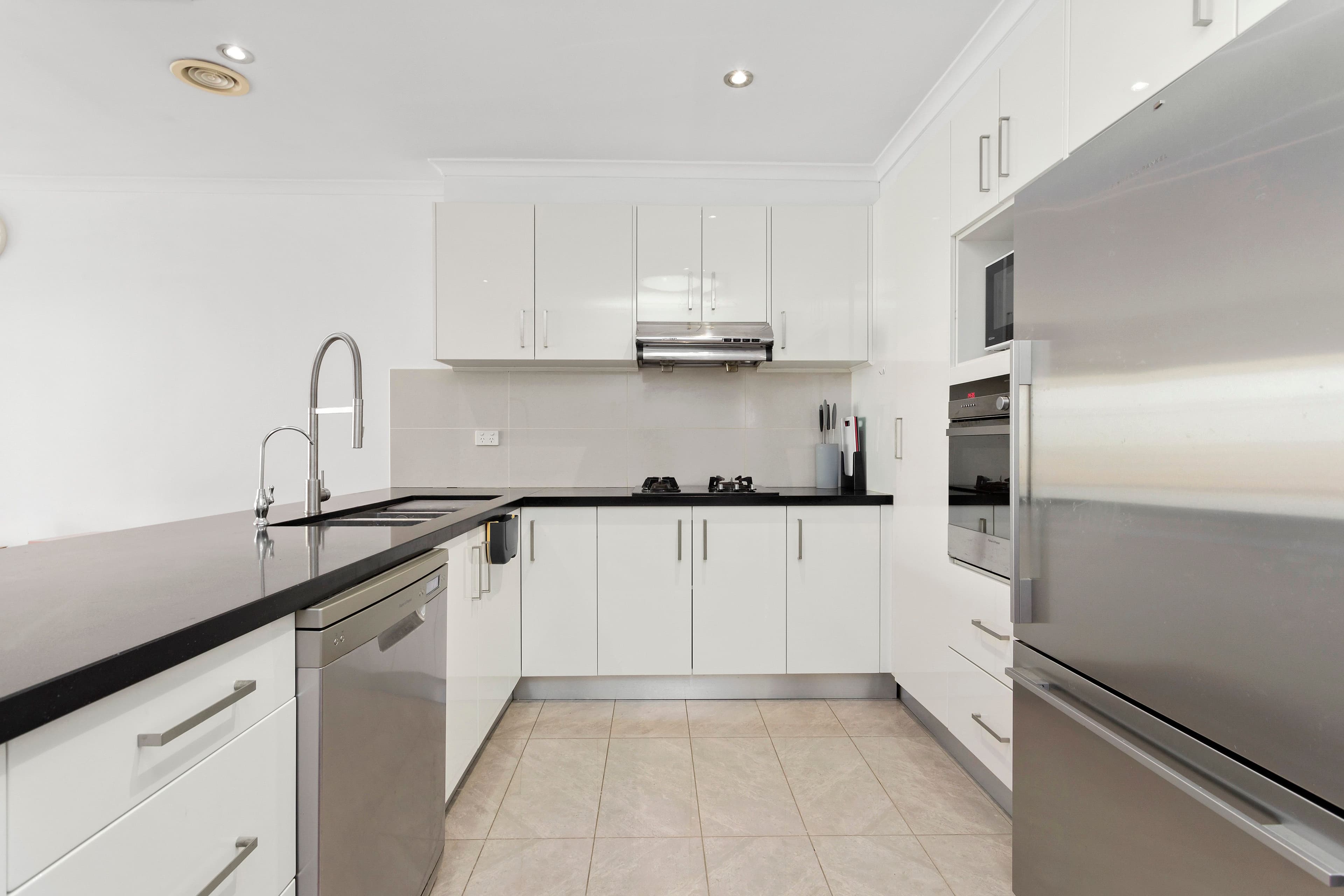 19 Elmtree Terrace, Chadstone VIC 3148, Chadstone - Thumbnail 4