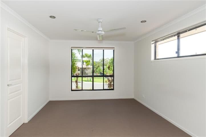 27 Grasstree Crescent, Kirkwood QLD 4680, Kirkwood - Thumbnail 8