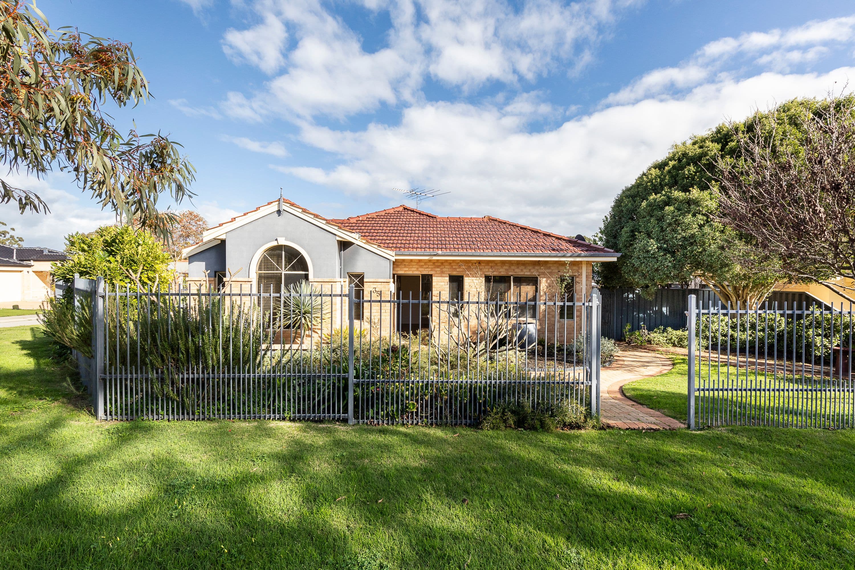 35 Cedarwood Circle, Greenwood WA 6024, Greenwood - Thumbnail 2