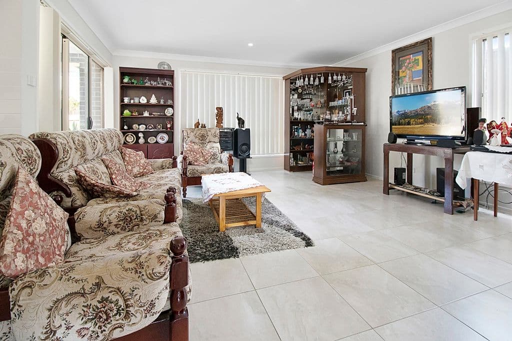 24 Affleck Gardens, Middleton Grange NSW 2171, Middleton Grange - Thumbnail 3