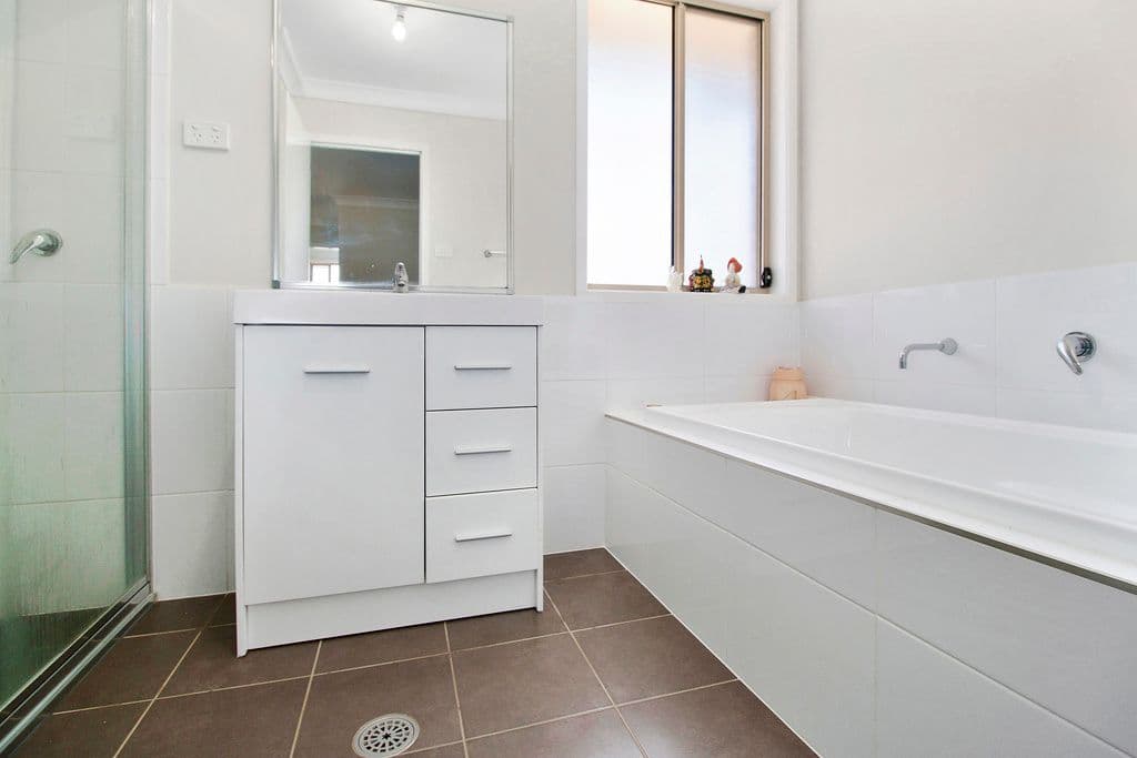 24 Affleck Gardens, Middleton Grange NSW 2171, Middleton Grange - Thumbnail 8