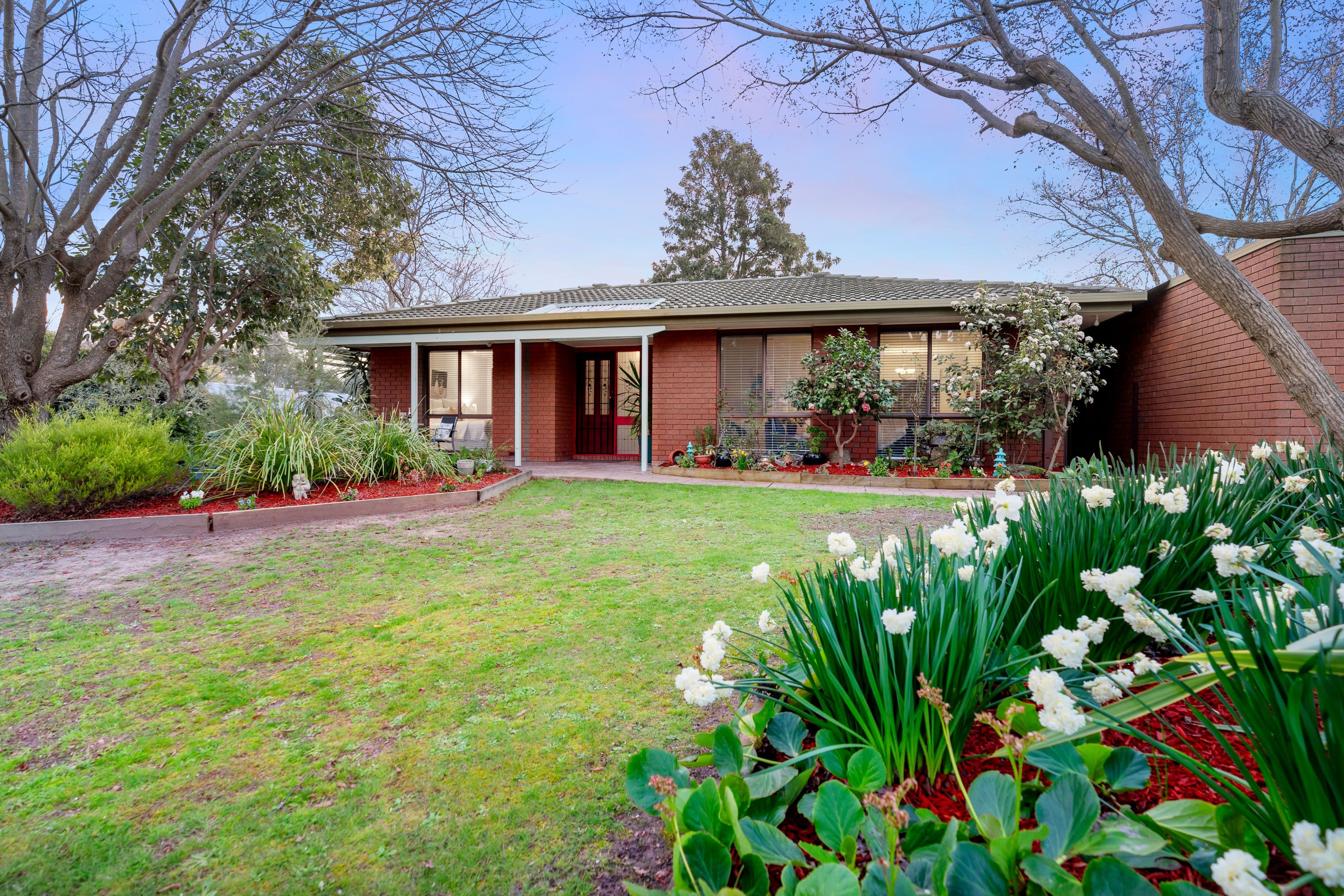 549 Spurrway Drive, West Albury NSW 2640, West Albury - Thumbnail 2