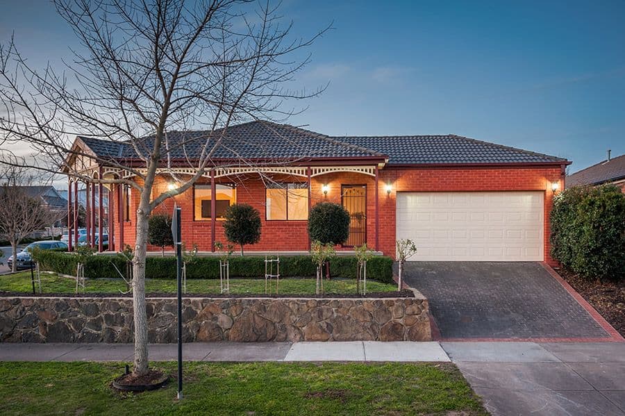 16 Burniston Avenue, Craigieburn VIC 3064, Craigieburn - Thumbnail 2