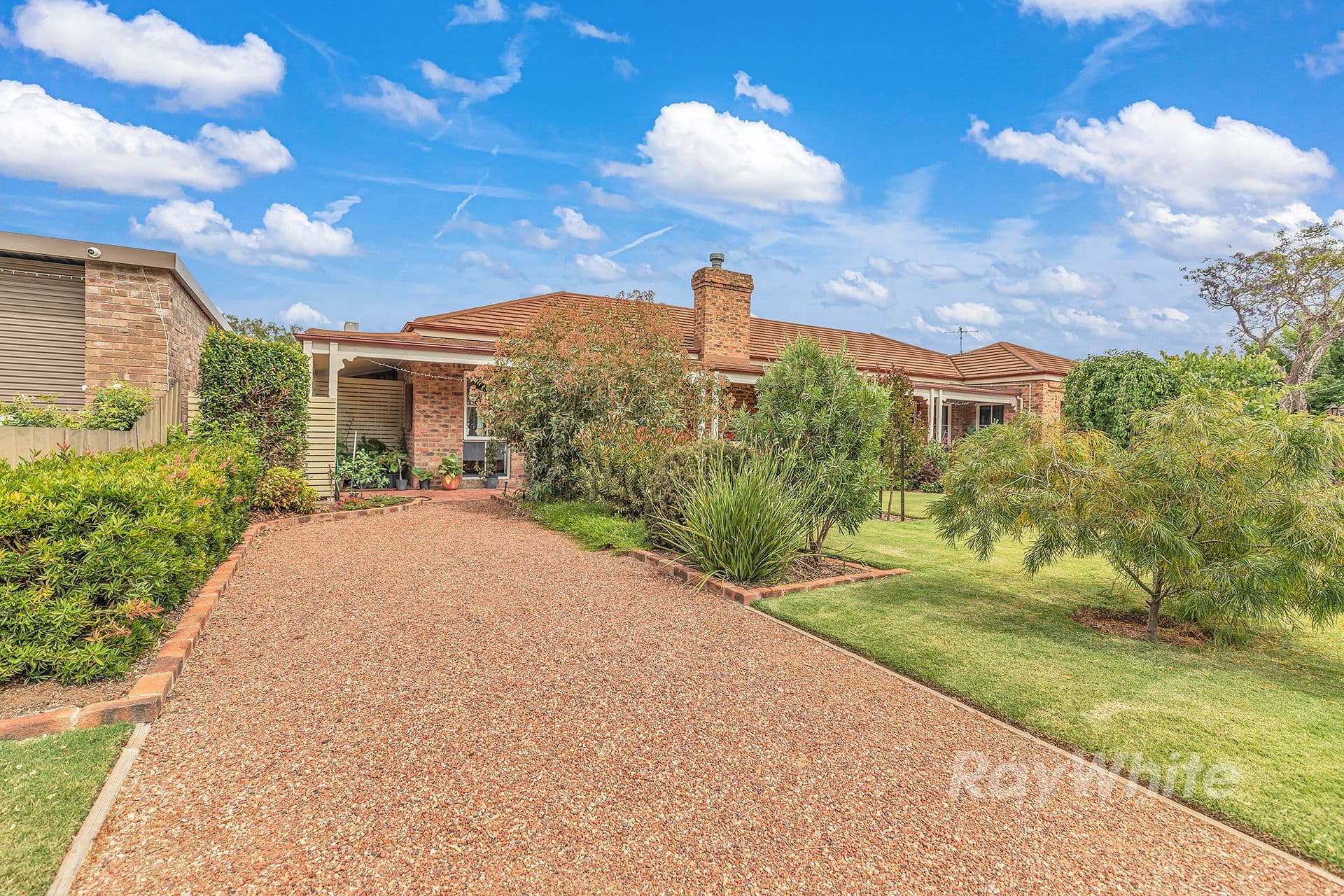 113 Campaspe Esplanade, Echuca VIC 3564, Echuca - Thumbnail 2