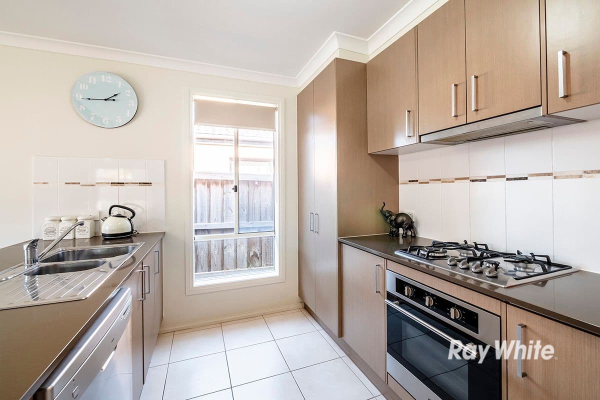 19 Red Poll Road, Cranbourne West VIC 3977, Cranbourne West - Thumbnail 3