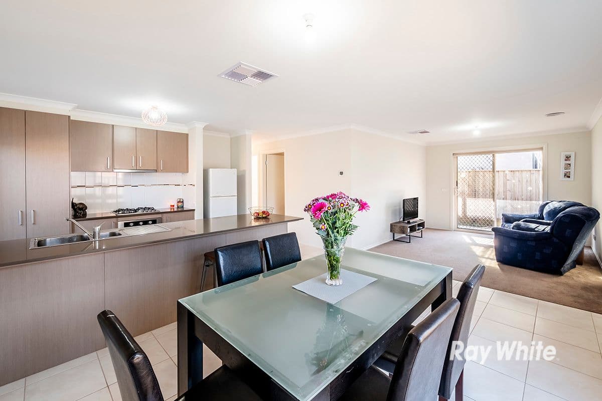 19 Red Poll Road, Cranbourne West VIC 3977, Cranbourne West - Thumbnail 5