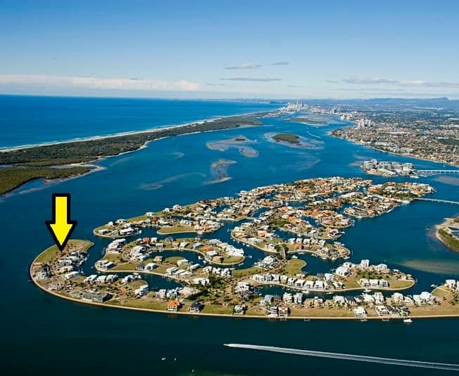 62 Knightsbridge Parade East, SOVEREIGN ISLANDS QLD 4216, Sovereign Islands - Image 1