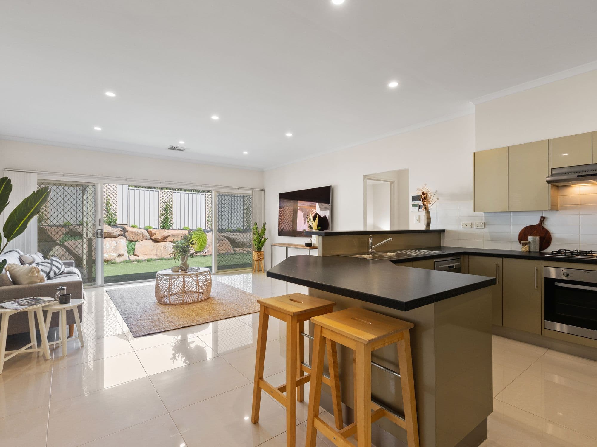 6 Edgehill Walk, Noarlunga Downs SA 5168, Noarlunga Downs - Thumbnail 2