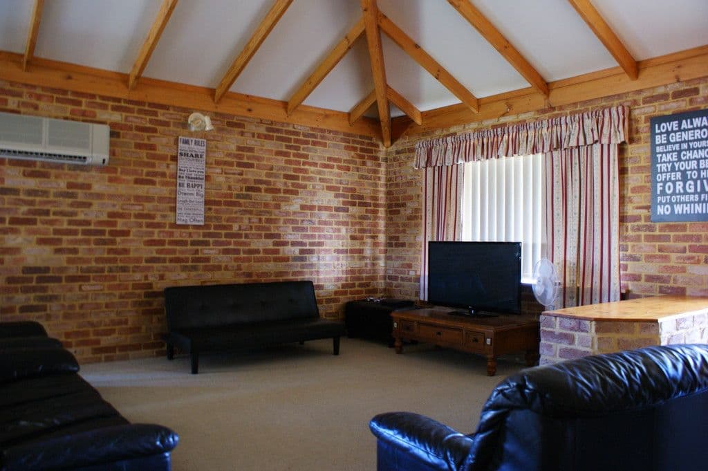 15 Whelan Street, PORT DENISON WA 6525, Port Denison - Thumbnail 2