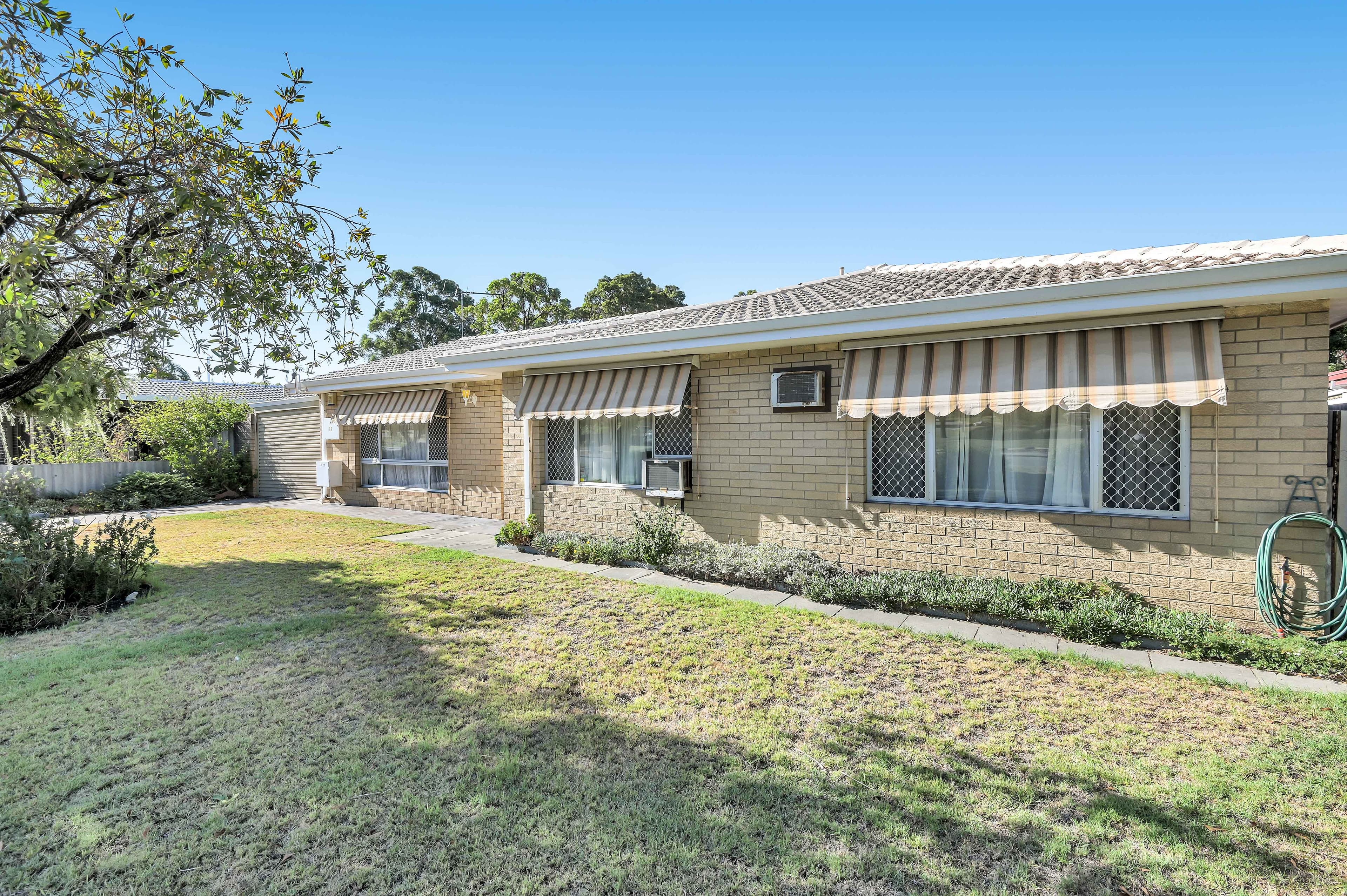 19 Matthew Way, Thornlie WA 6108, Thornlie - Thumbnail 3