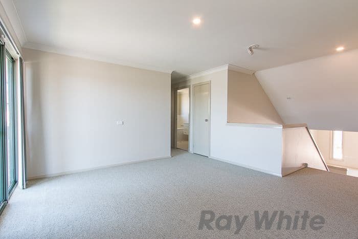 10 Dianella Street, Floraville - Thumbnail 5