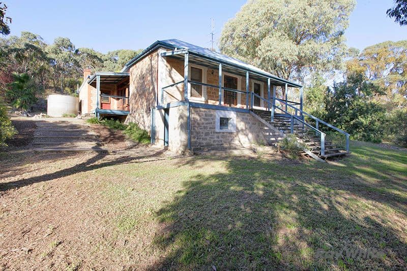 33 Warenda Road, Clare SA 5453, Clare - Image 1