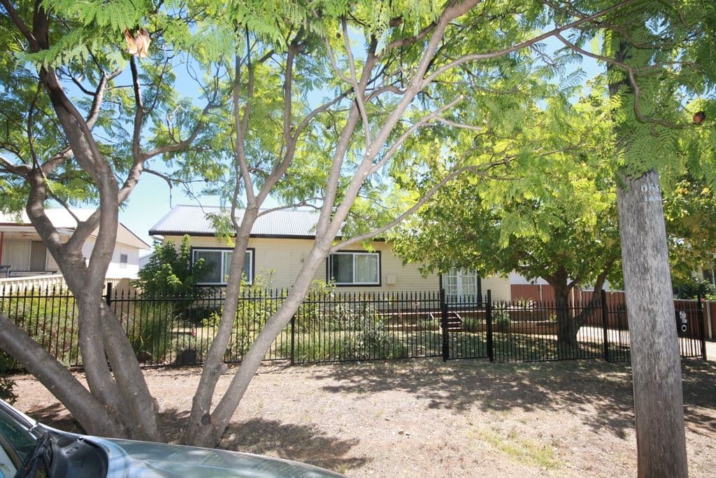 20 Holland Street, TAMWORTH NSW 2340, South Tamworth - Image 1