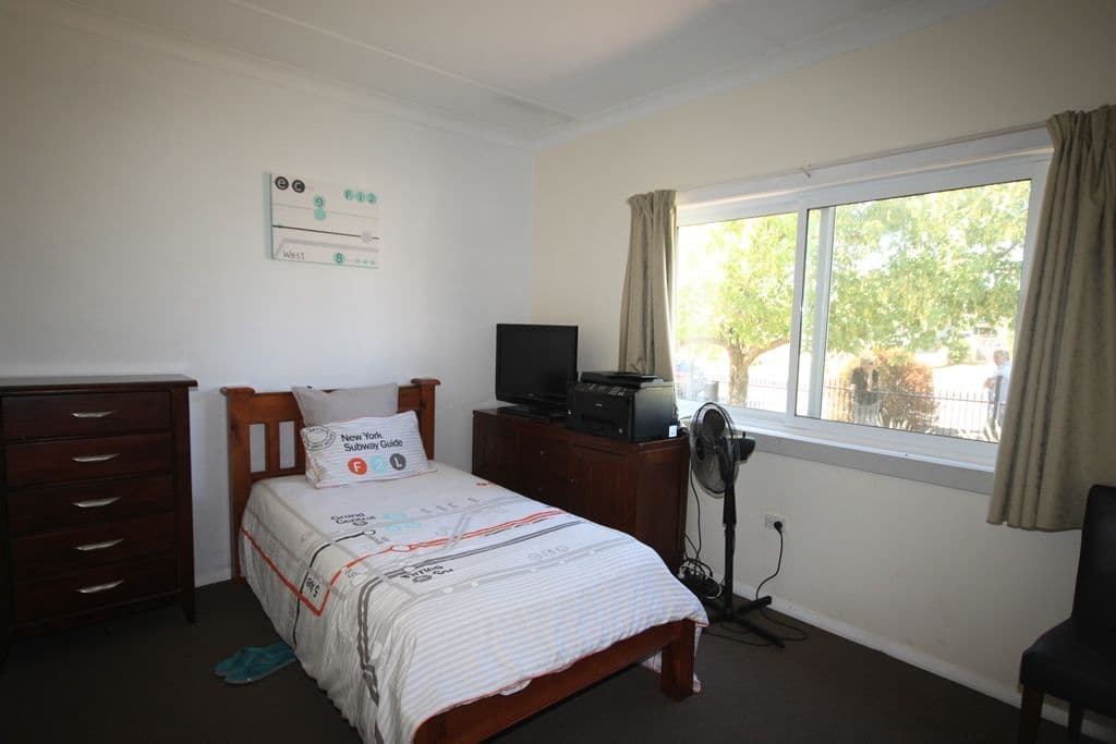 20 Holland Street, TAMWORTH NSW 2340, South Tamworth - Thumbnail 7