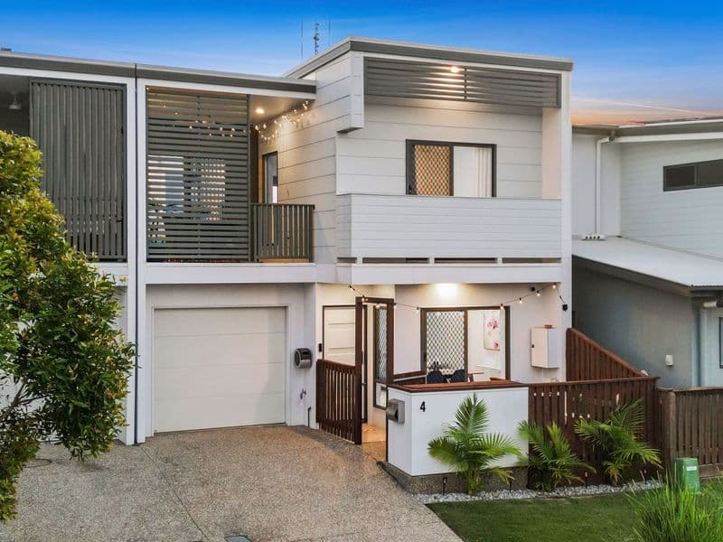 4 Farley Street, Baringa - Image 1
