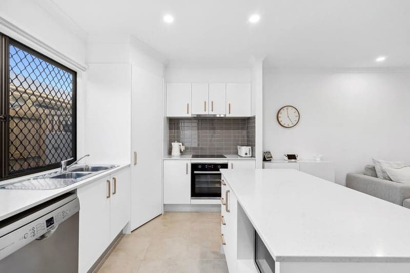 4 Farley Street, Baringa - Thumbnail 4