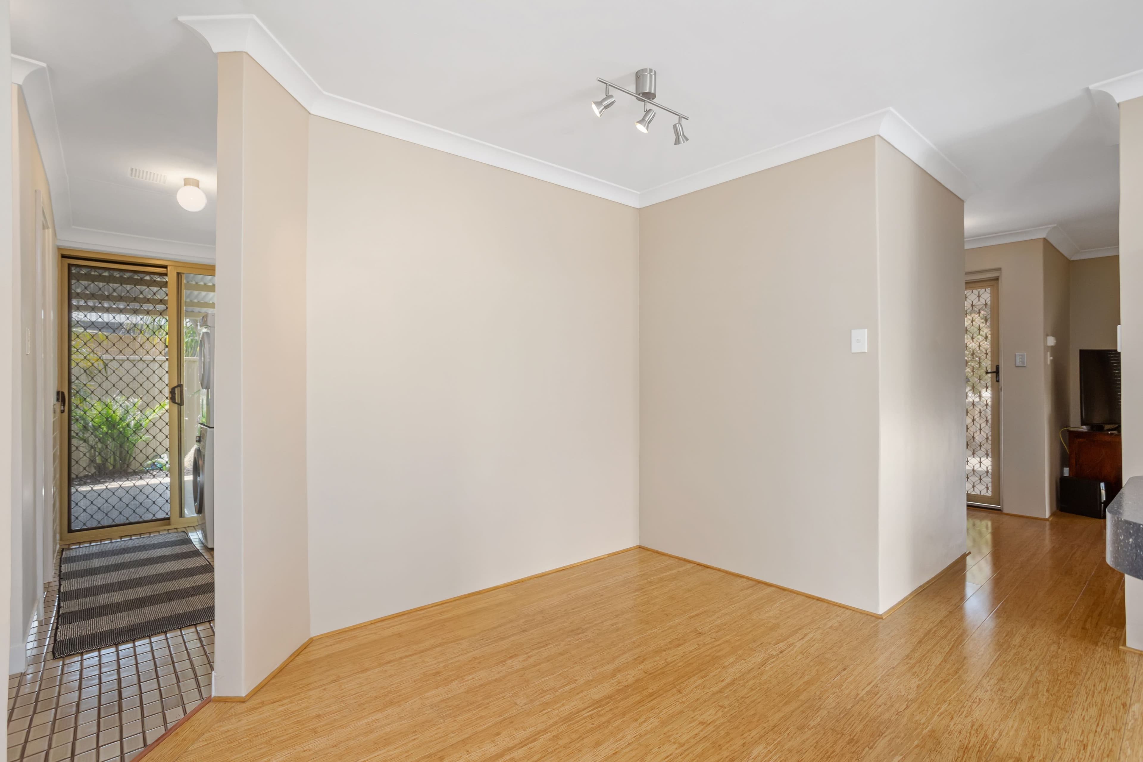 10 Farnesian Circle, Mirrabooka WA 6061, Mirrabooka - Thumbnail 7
