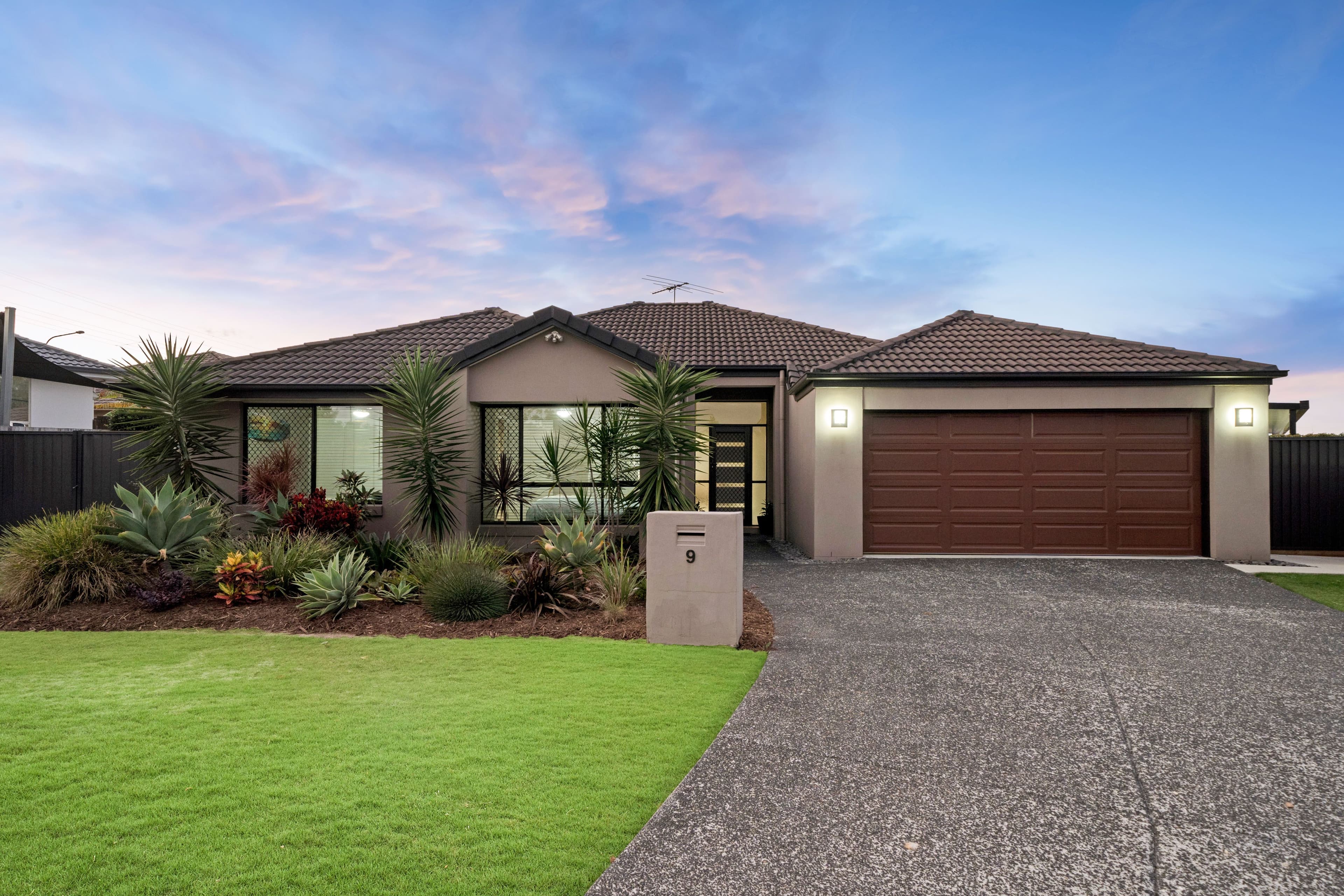 9 McRae Court, Heritage Park QLD 4118, Heritage Park - Image 1
