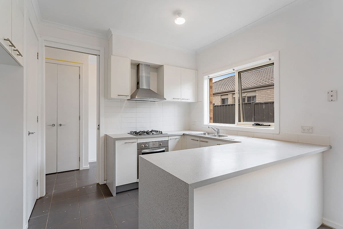 61 Kinglake Crescent, Craigieburn VIC 3064, Craigieburn - Thumbnail 4