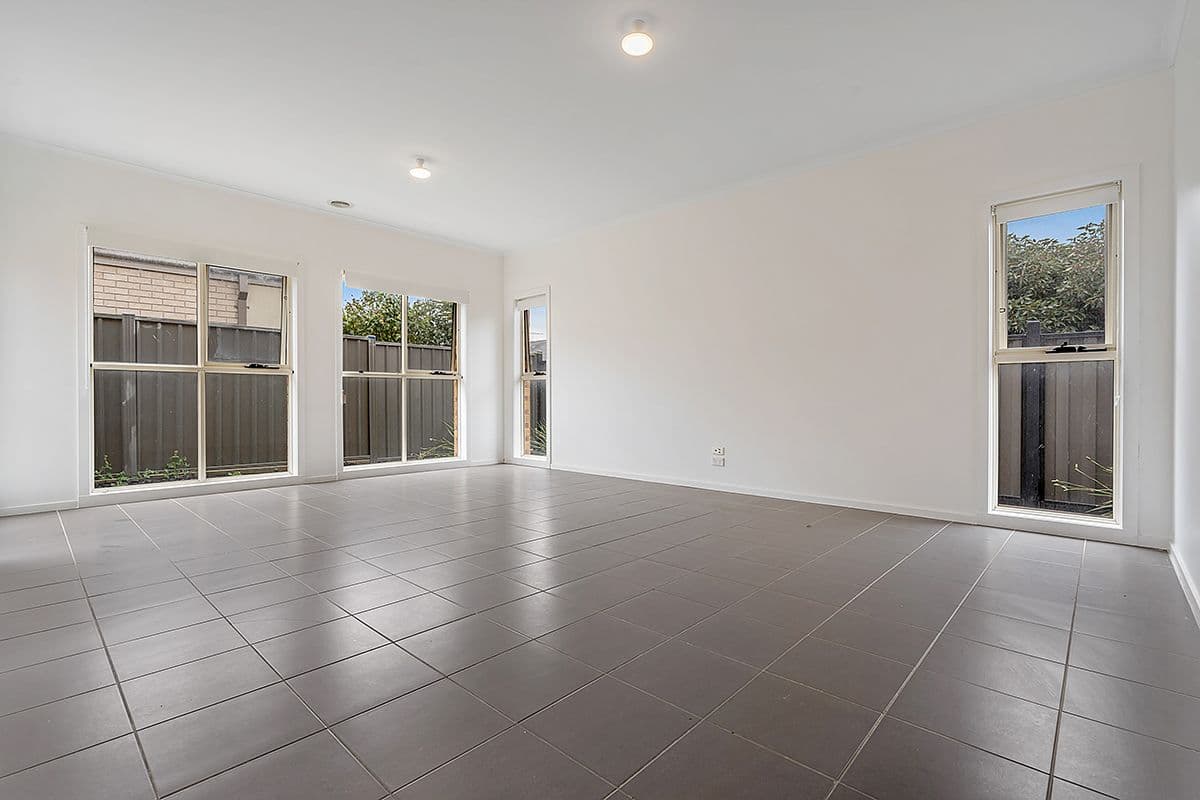 61 Kinglake Crescent, Craigieburn VIC 3064, Craigieburn - Thumbnail 7