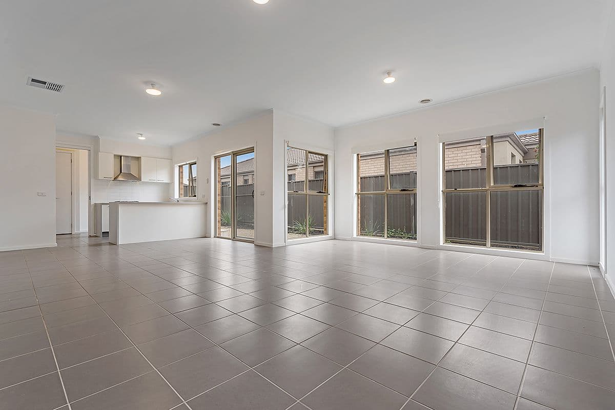 61 Kinglake Crescent, Craigieburn VIC 3064, Craigieburn - Thumbnail 8