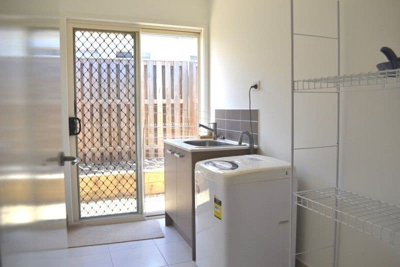 4 Orara Street, PACIFIC PINES QLD 4211, Pacific Pines - Thumbnail 7