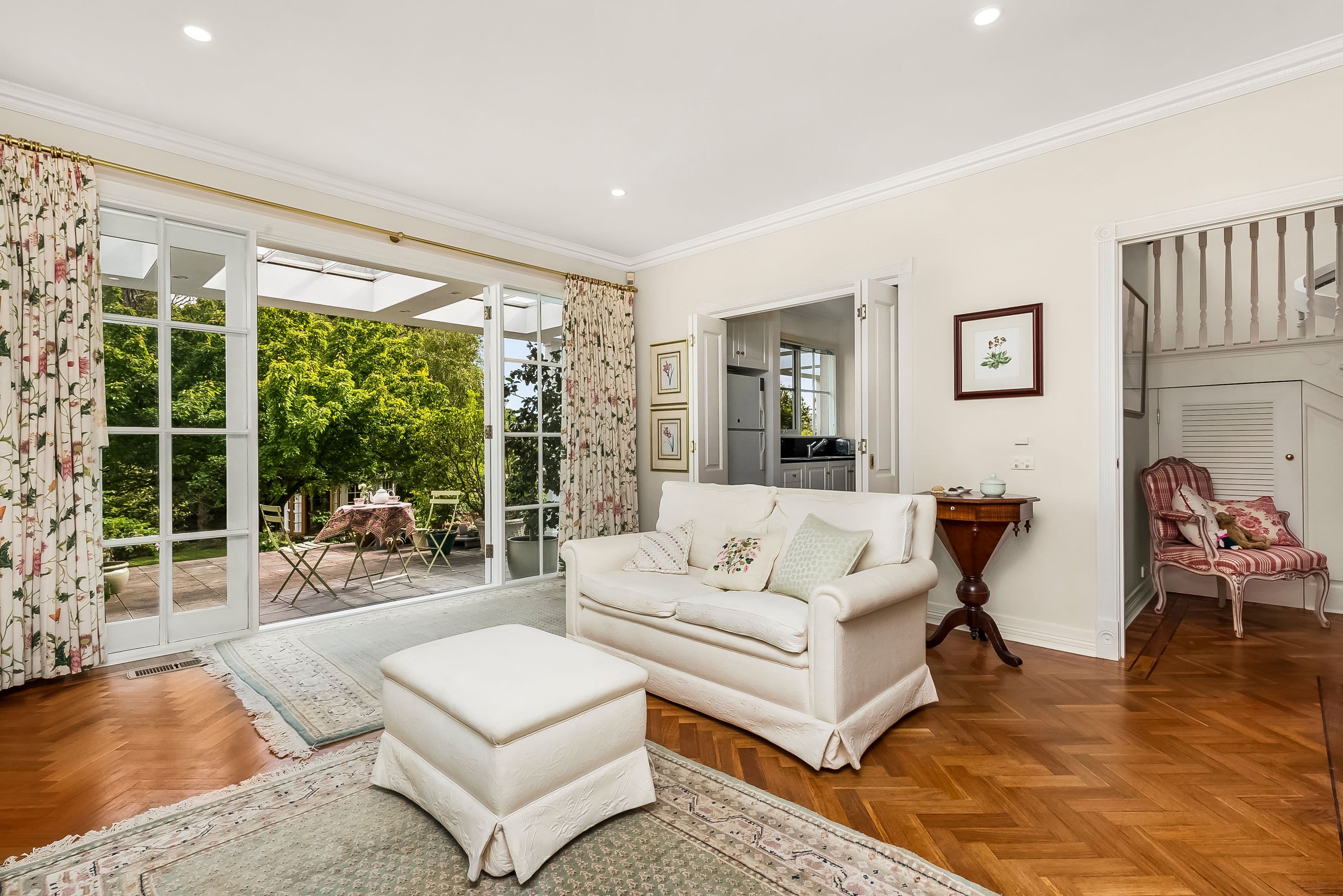 2 Dunsmuir Drive, Mount Waverley VIC 3149, Mount Waverley - Thumbnail 5