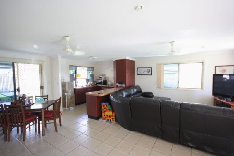 19  Dawson Street, SARINA QLD 4737, Sarina - Thumbnail 3