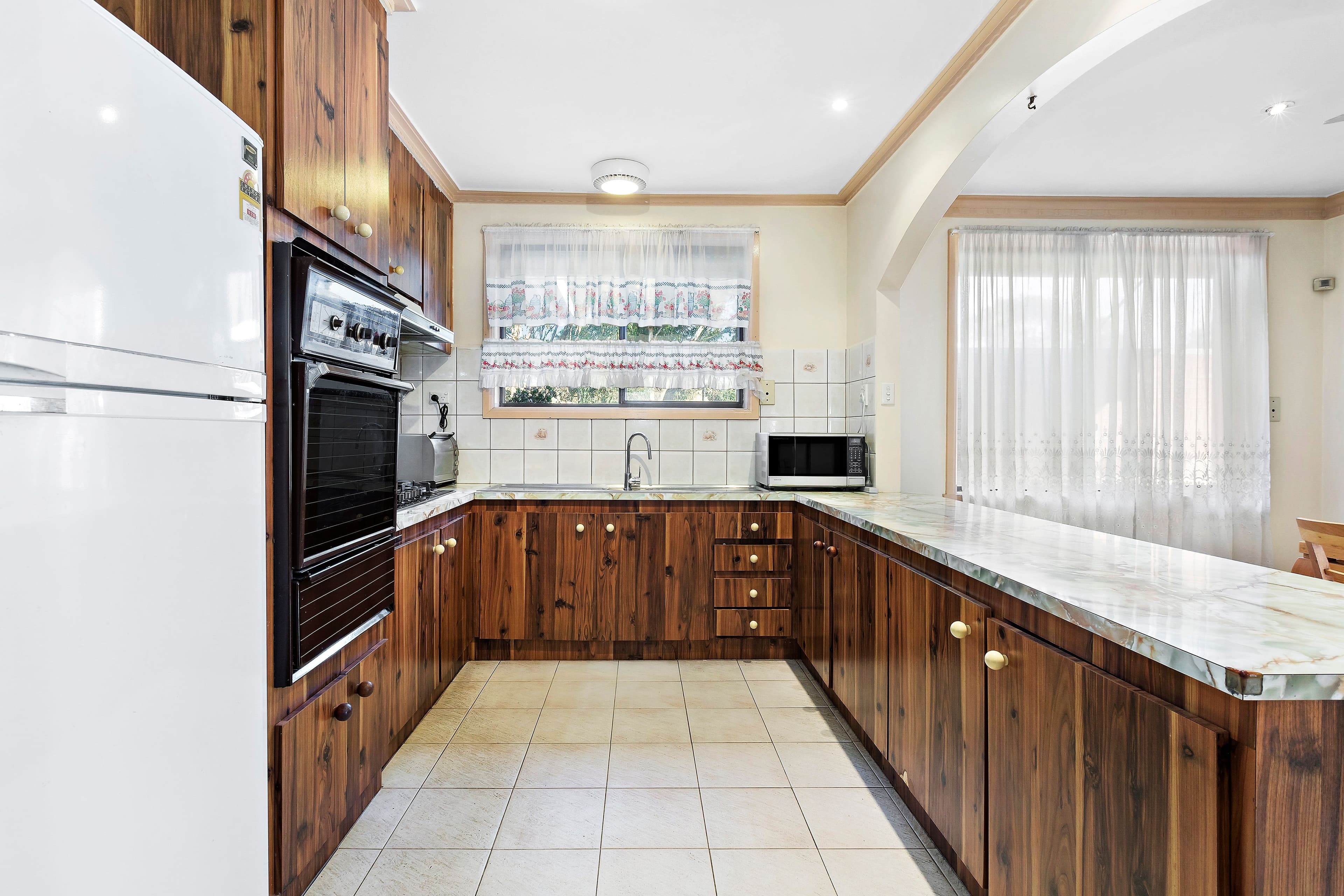 42 Alvarado Avenue, Thomastown VIC 3074, Thomastown - Thumbnail 5