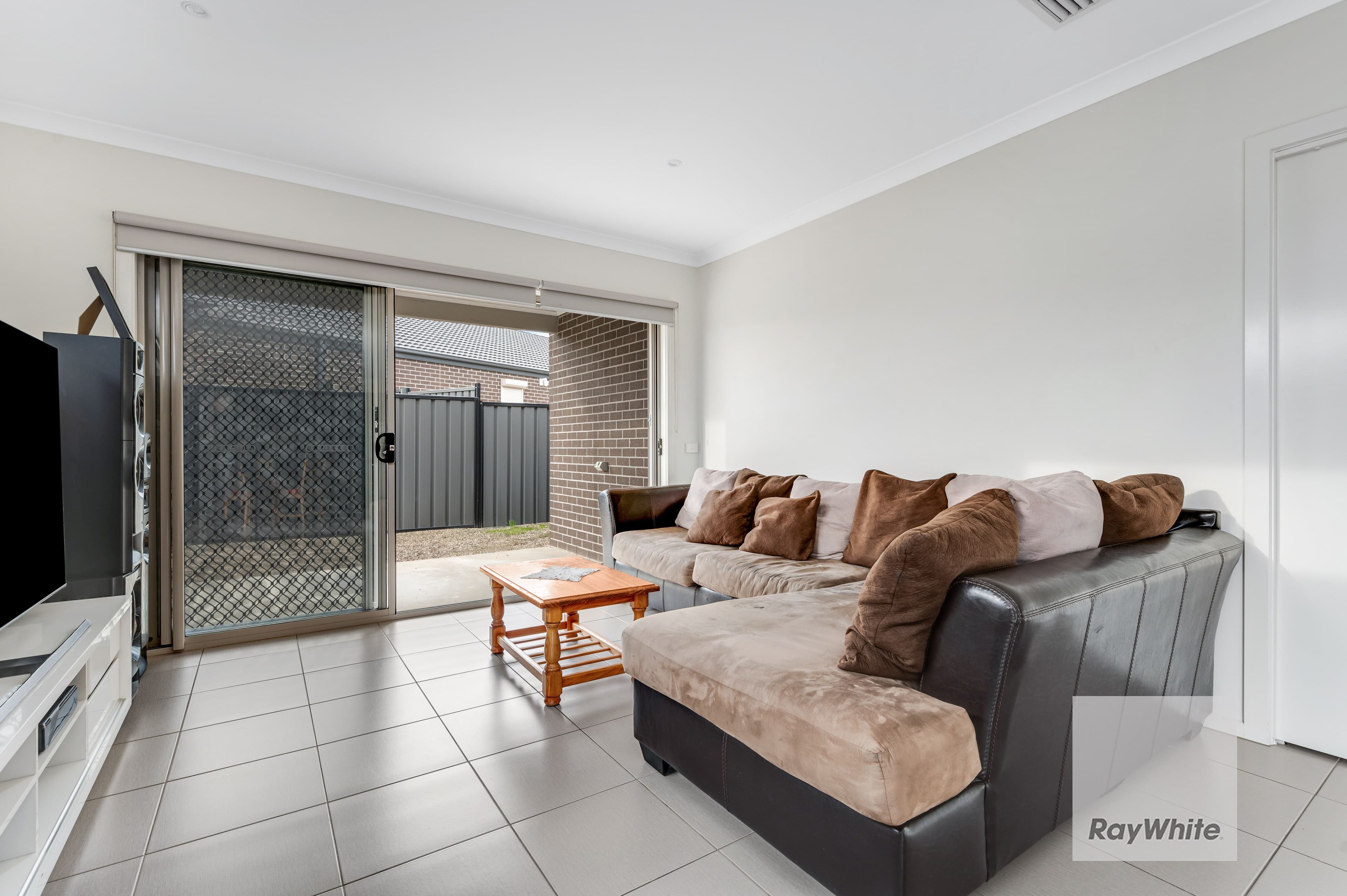 52 Wattletree Street, Craigieburn VIC 3064, Craigieburn - Thumbnail 3