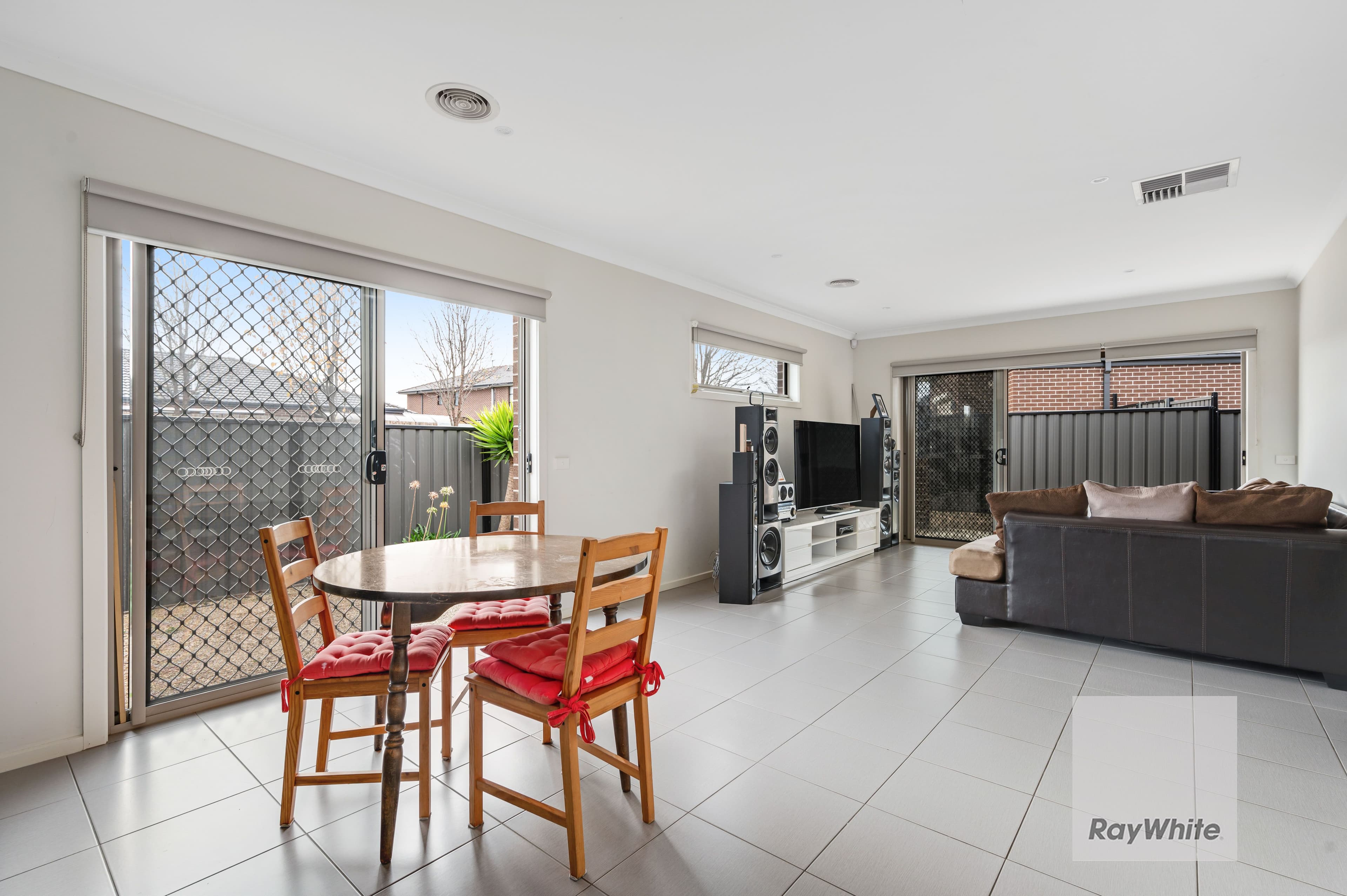 52 Wattletree Street, Craigieburn VIC 3064, Craigieburn - Thumbnail 5