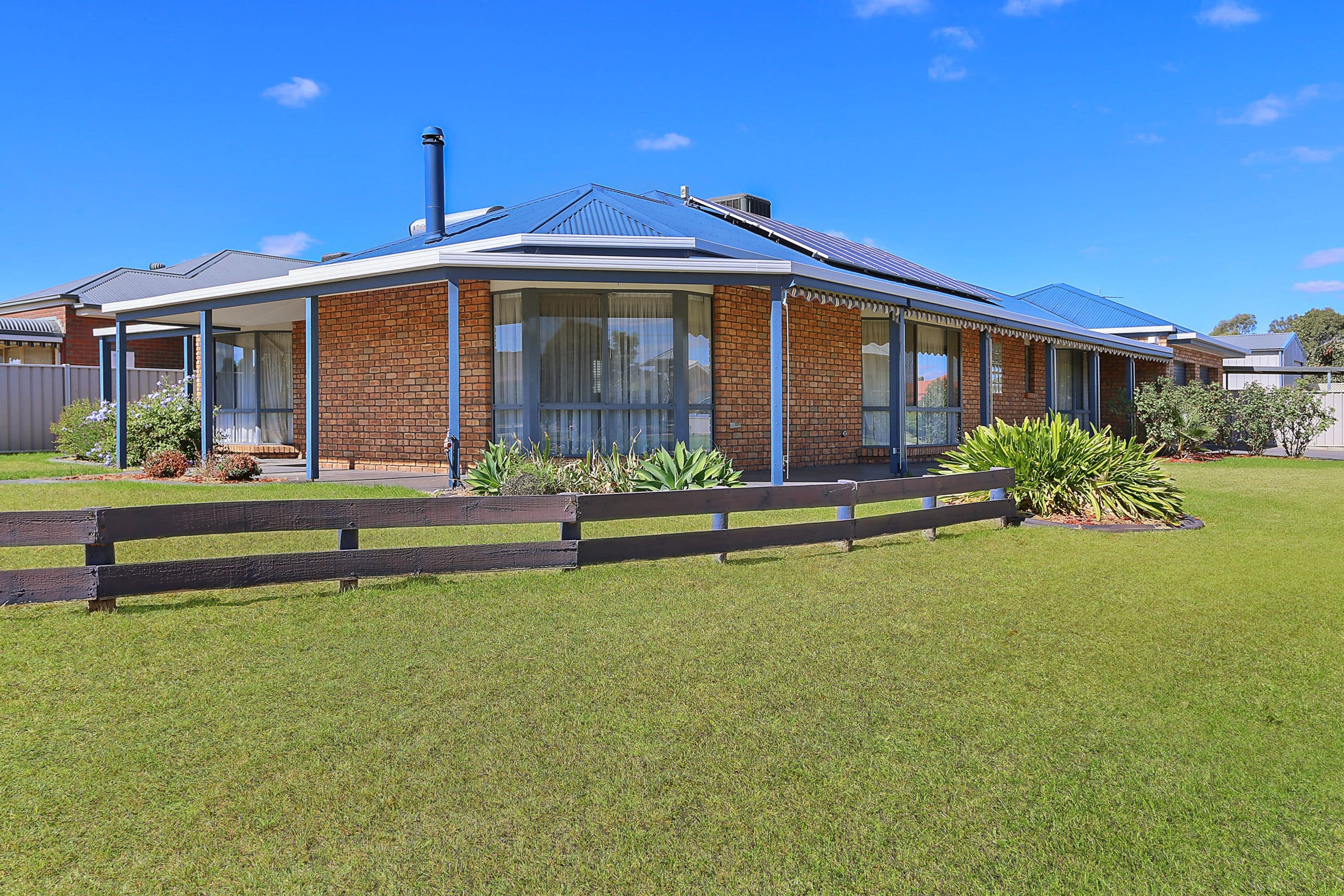 1 Hawkins Drive, Yarrawonga VIC 3730, Yarrawonga - Image 1