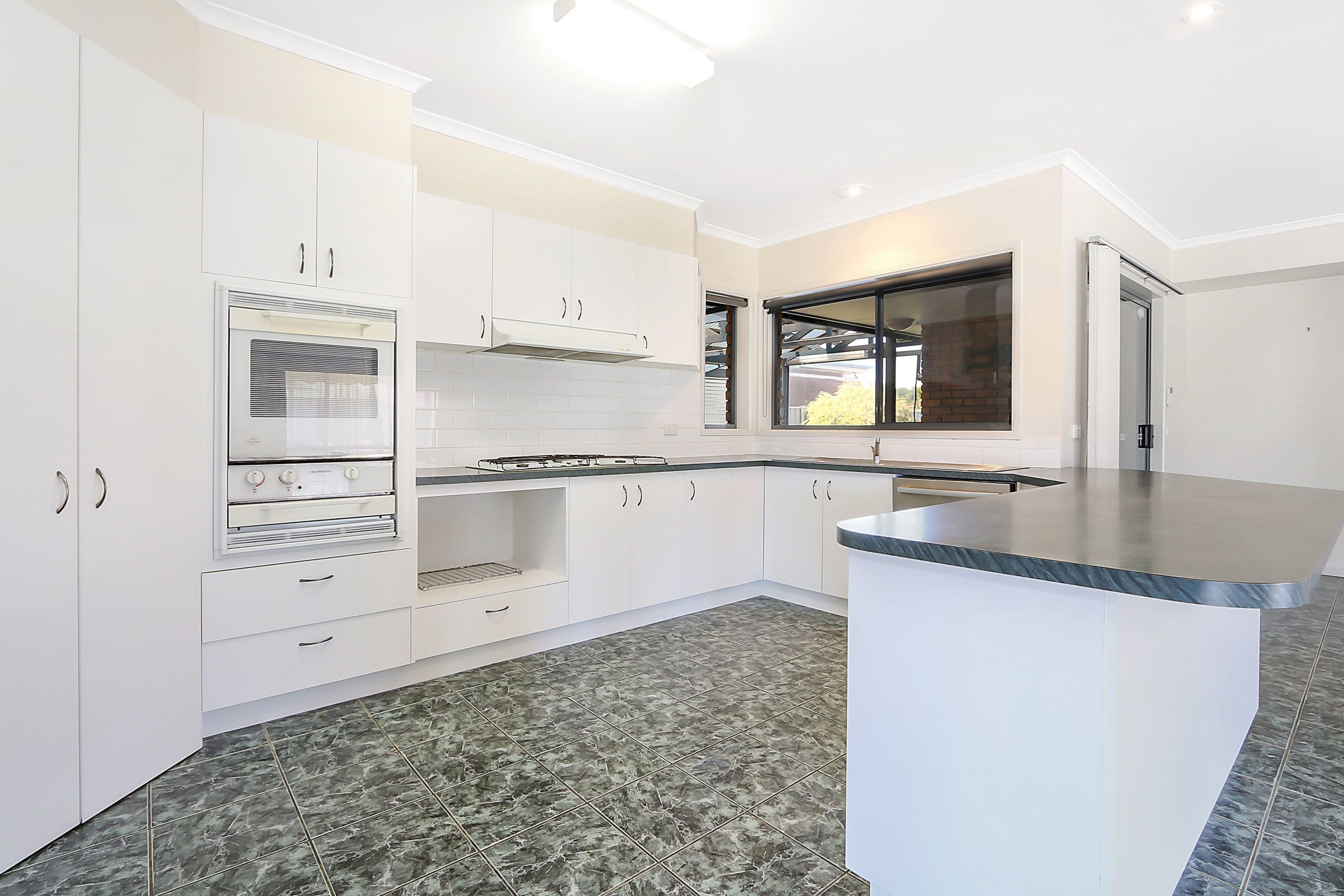 1 Hawkins Drive, Yarrawonga VIC 3730, Yarrawonga - Thumbnail 5