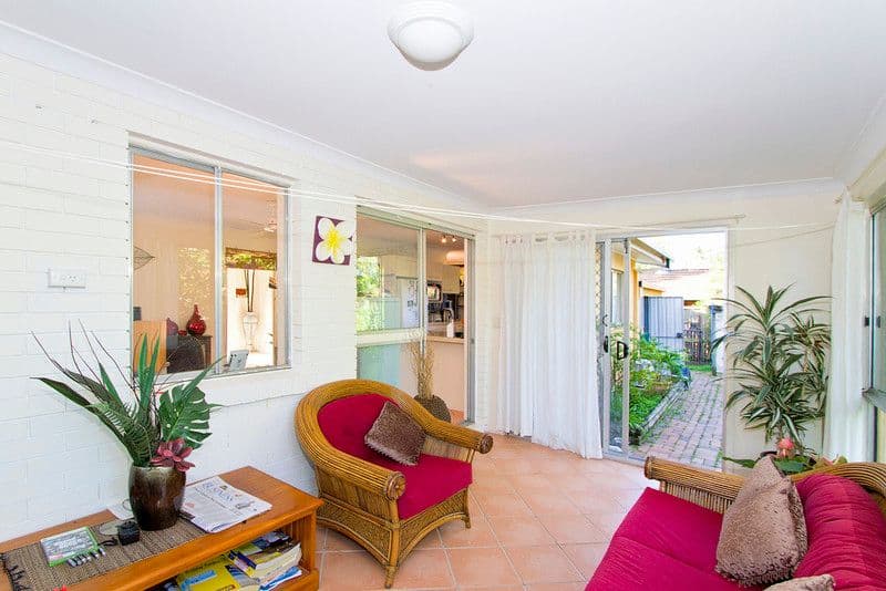 33 Whitsunday Drive, CURRUMBIN WATERS QLD 4223, Currumbin Waters - Thumbnail 4