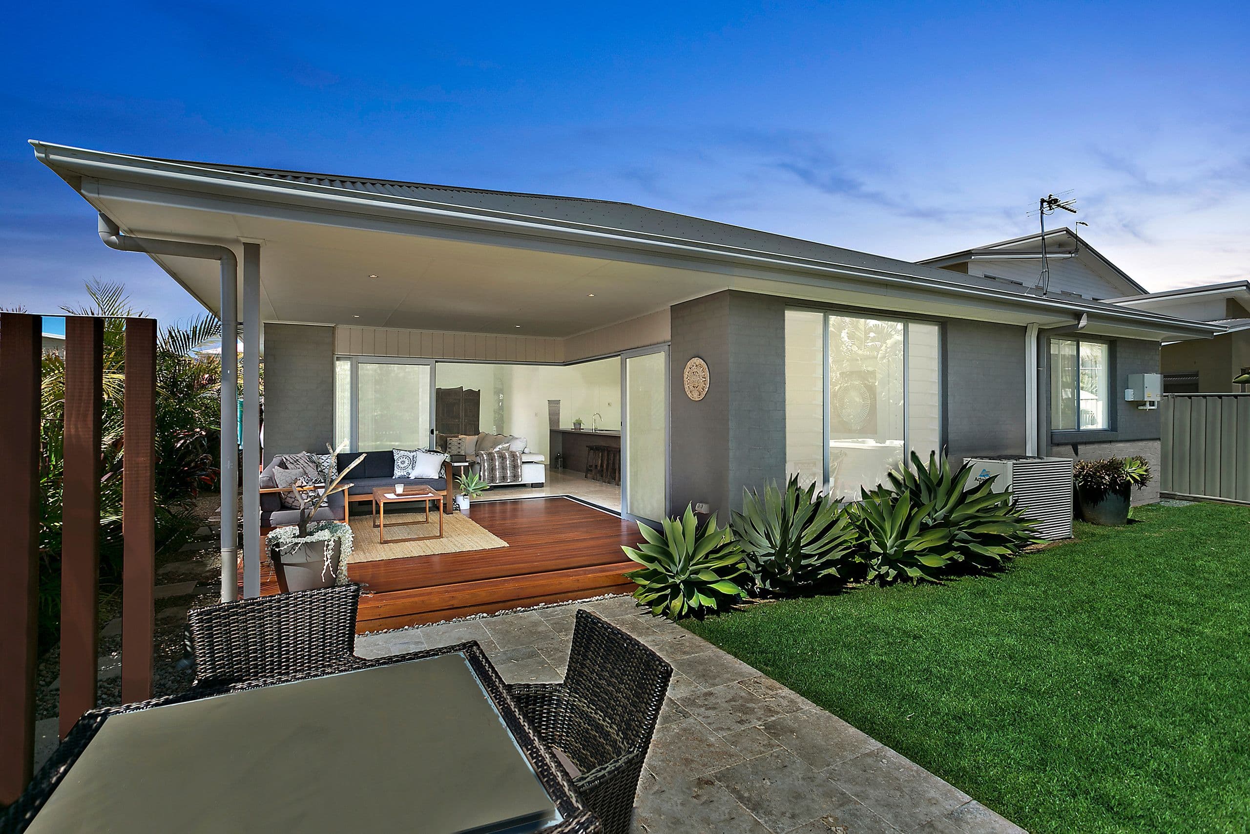 9 Hinchinbrook Avenue, Mawson Lakes - Thumbnail 2