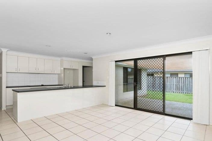 6 Angourie Crescent, Pacific Pines QLD 4211, Pacific Pines - Thumbnail 5