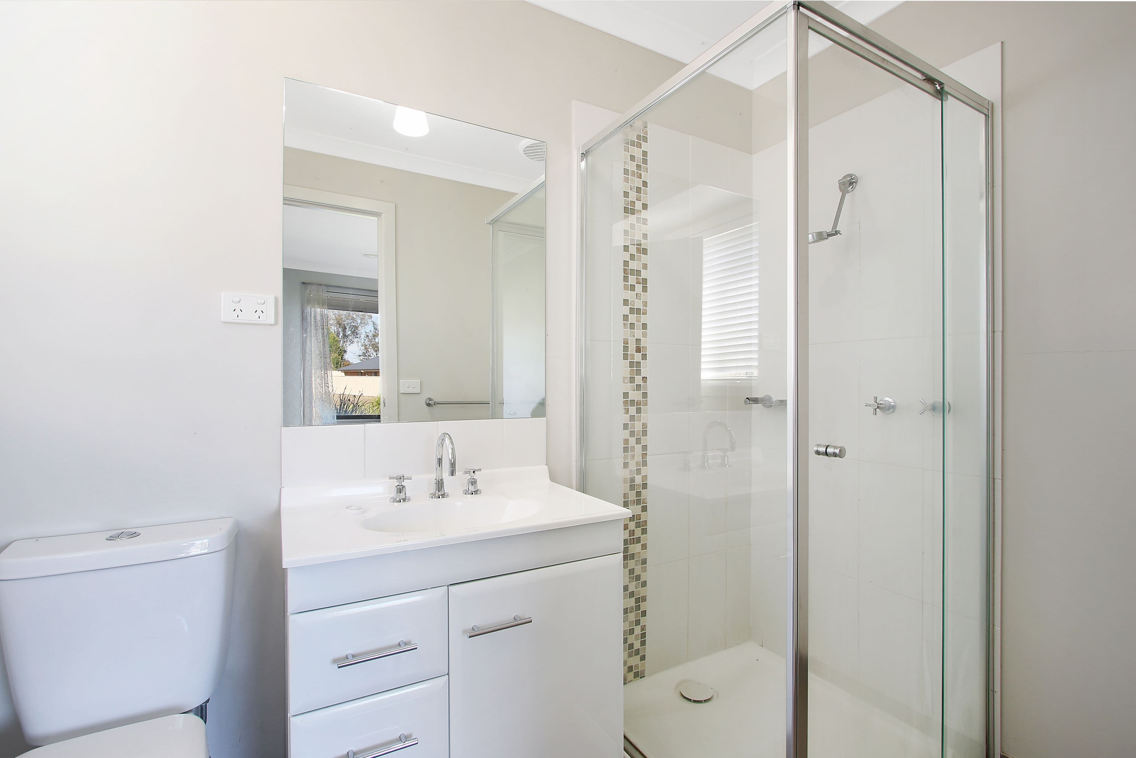 17 Britton Court, Jindera - Thumbnail 3